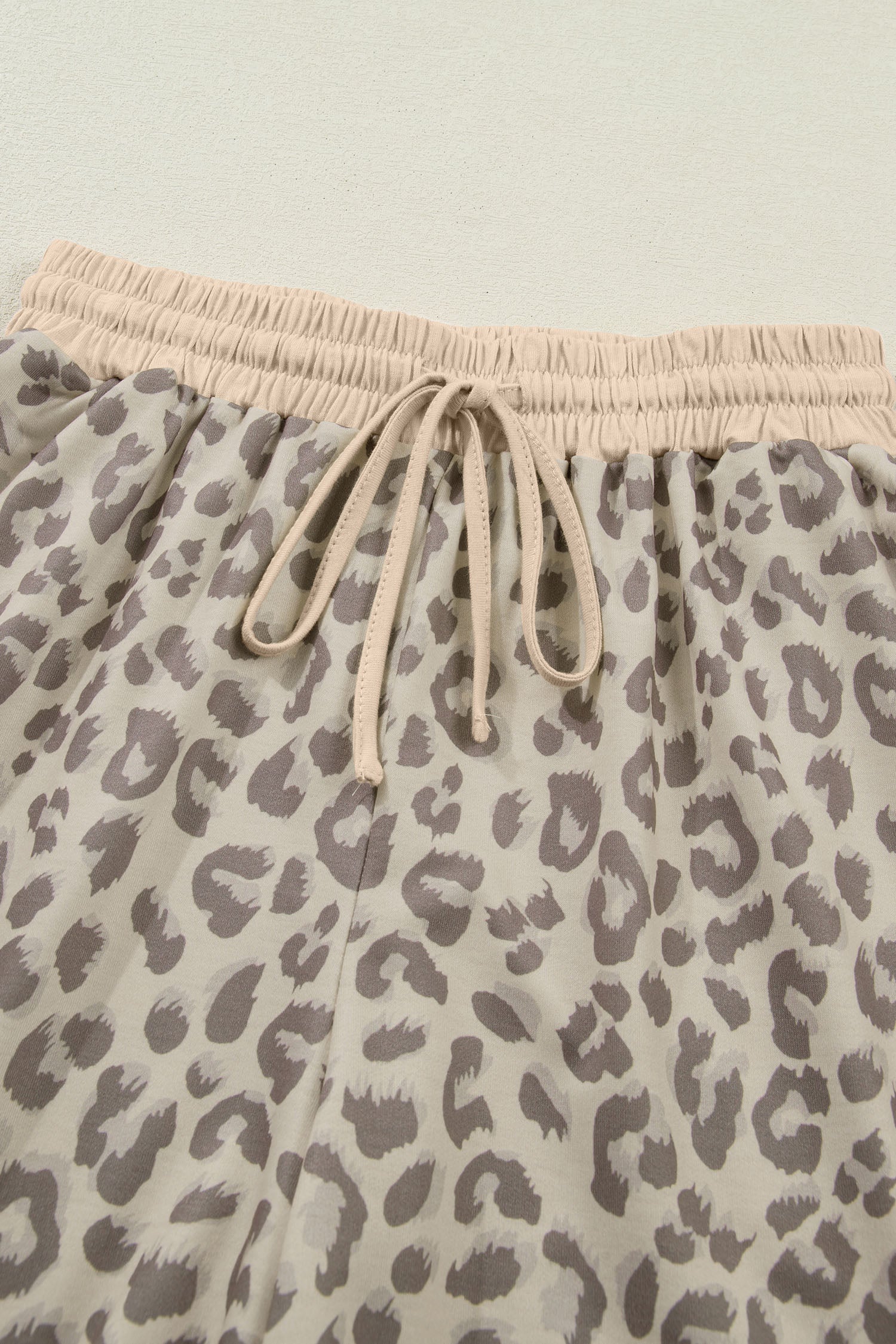 V Neck Collar Leopard Printed 2pcs Short Set – Khaki