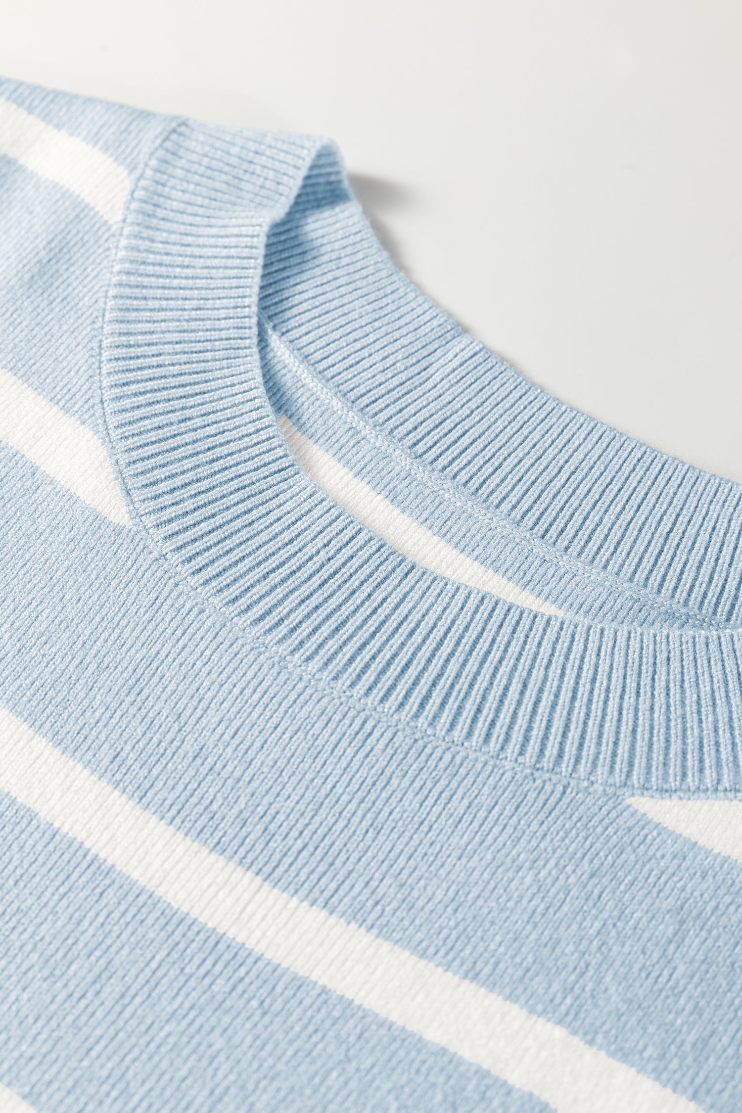 Side Slit Crew Neck Short Sleeve Sweater Tee