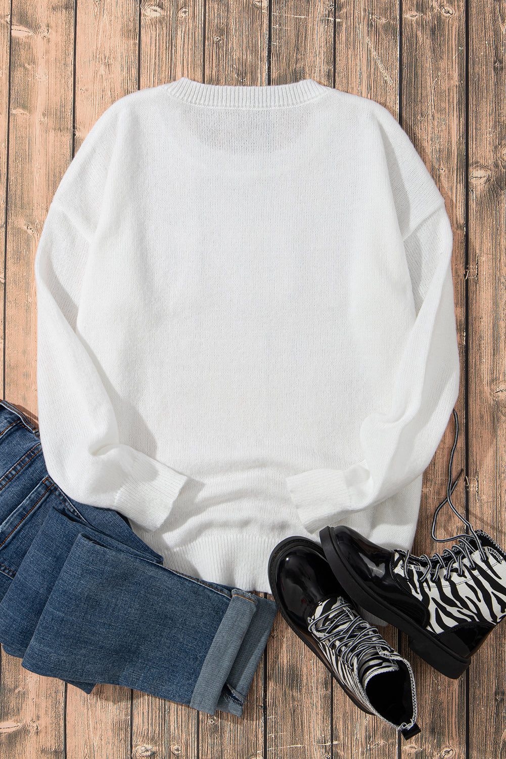 White XOXO Glitter Print Round Neck Casual Sweater eAura