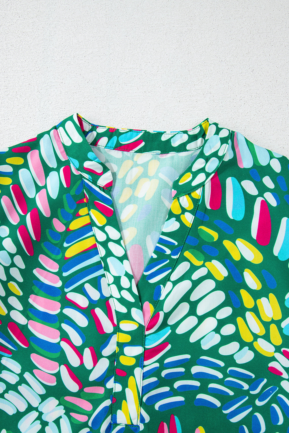 Green Brushwork Geometric Print Puff Sleeve Notched Neck Blouse eAura