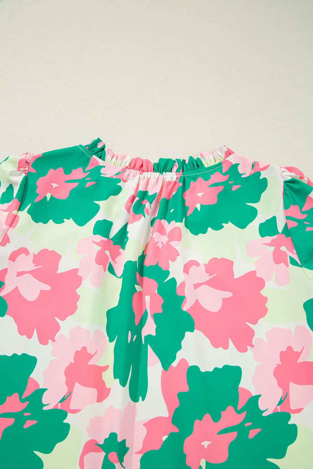 Green Abstract Print Frilly Neck Ruched Short Sleeve Blouse eAura