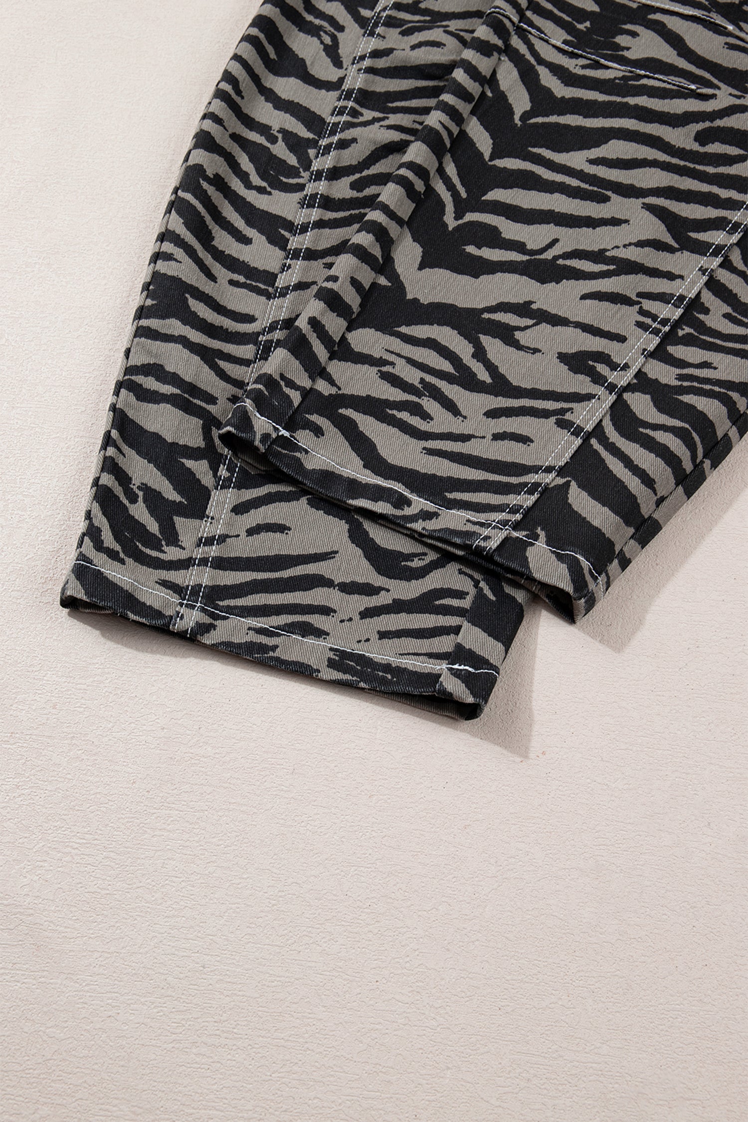 Zebra Stripe Printed Wide Leg Barrel Jeans – Gray