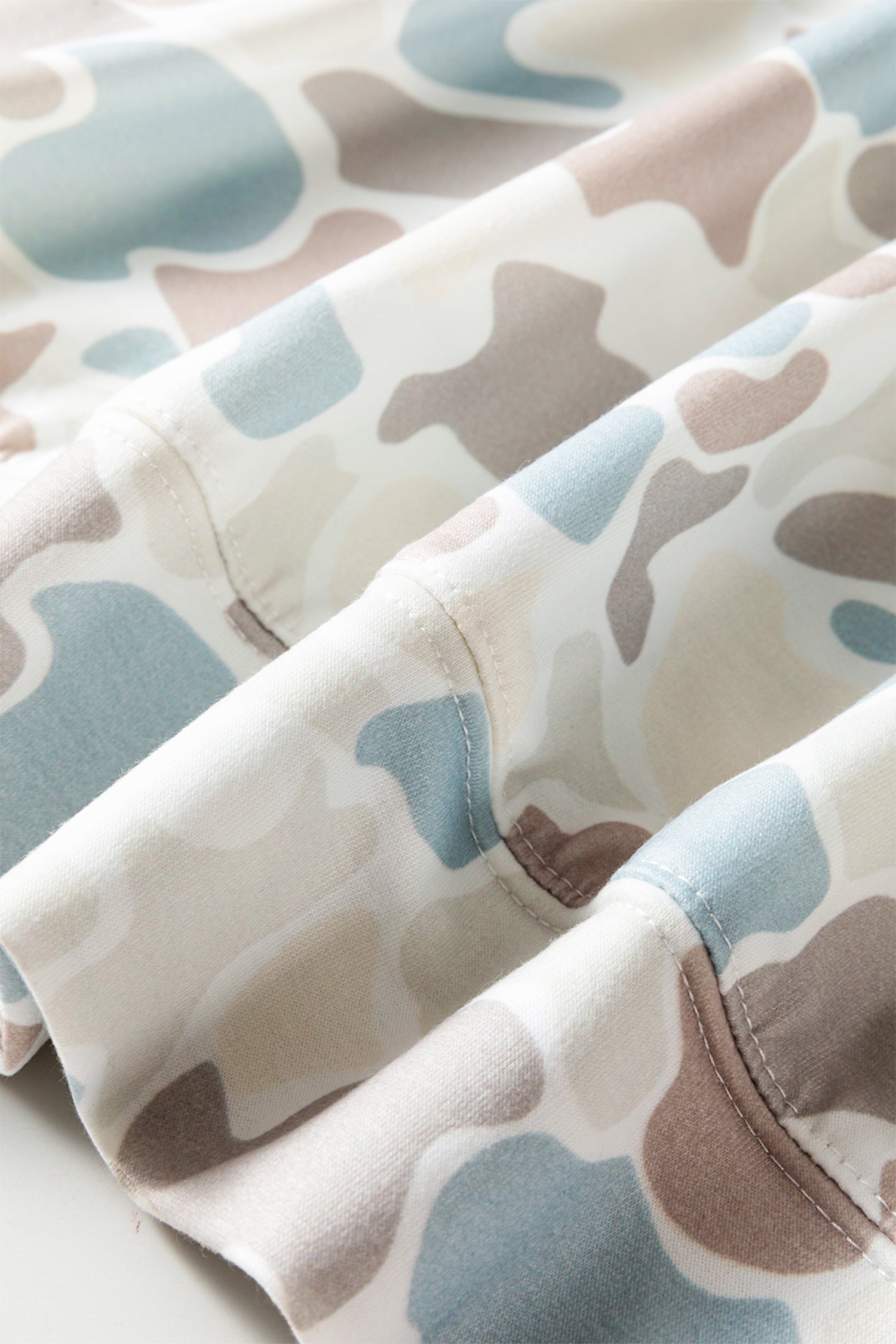 Camouflage Print Relaxed Drawstring Hoodie – Beige
