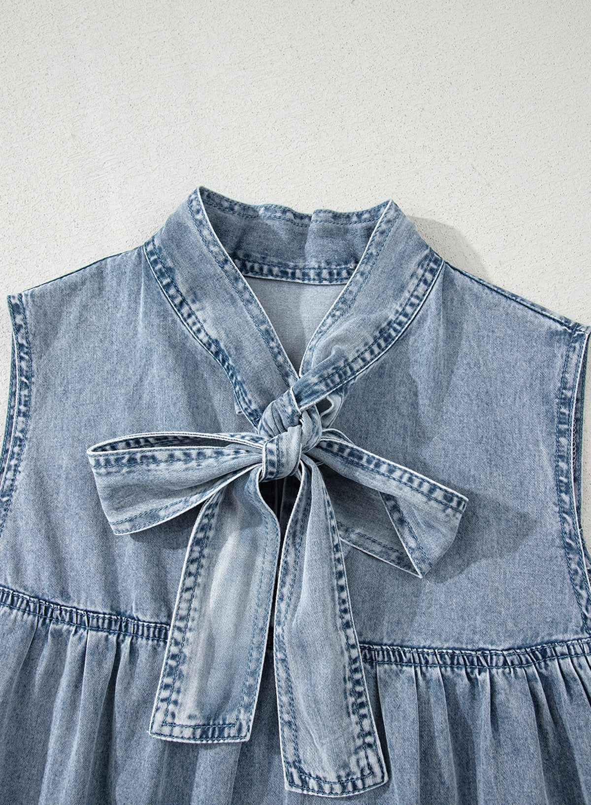 Bowknot Neck Sleeveless Ruffled Chambray Dress eAura