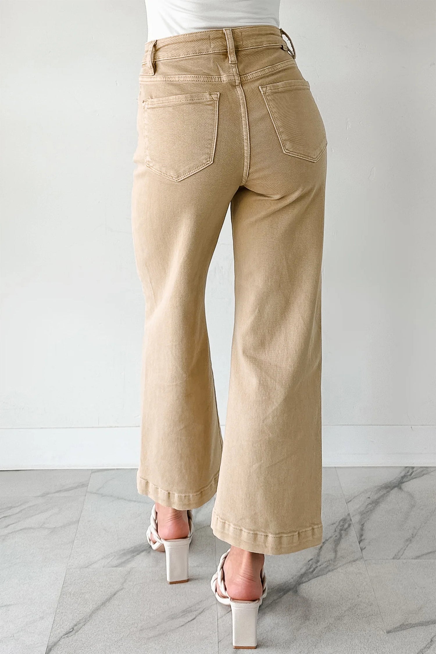 Seamed Center Wide Leg Cropped Jeans