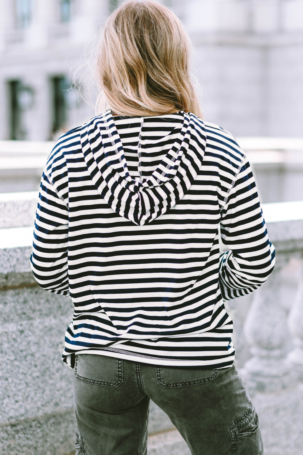 Stripe Kangaroo Pocket Drawstring Hoodie eAura