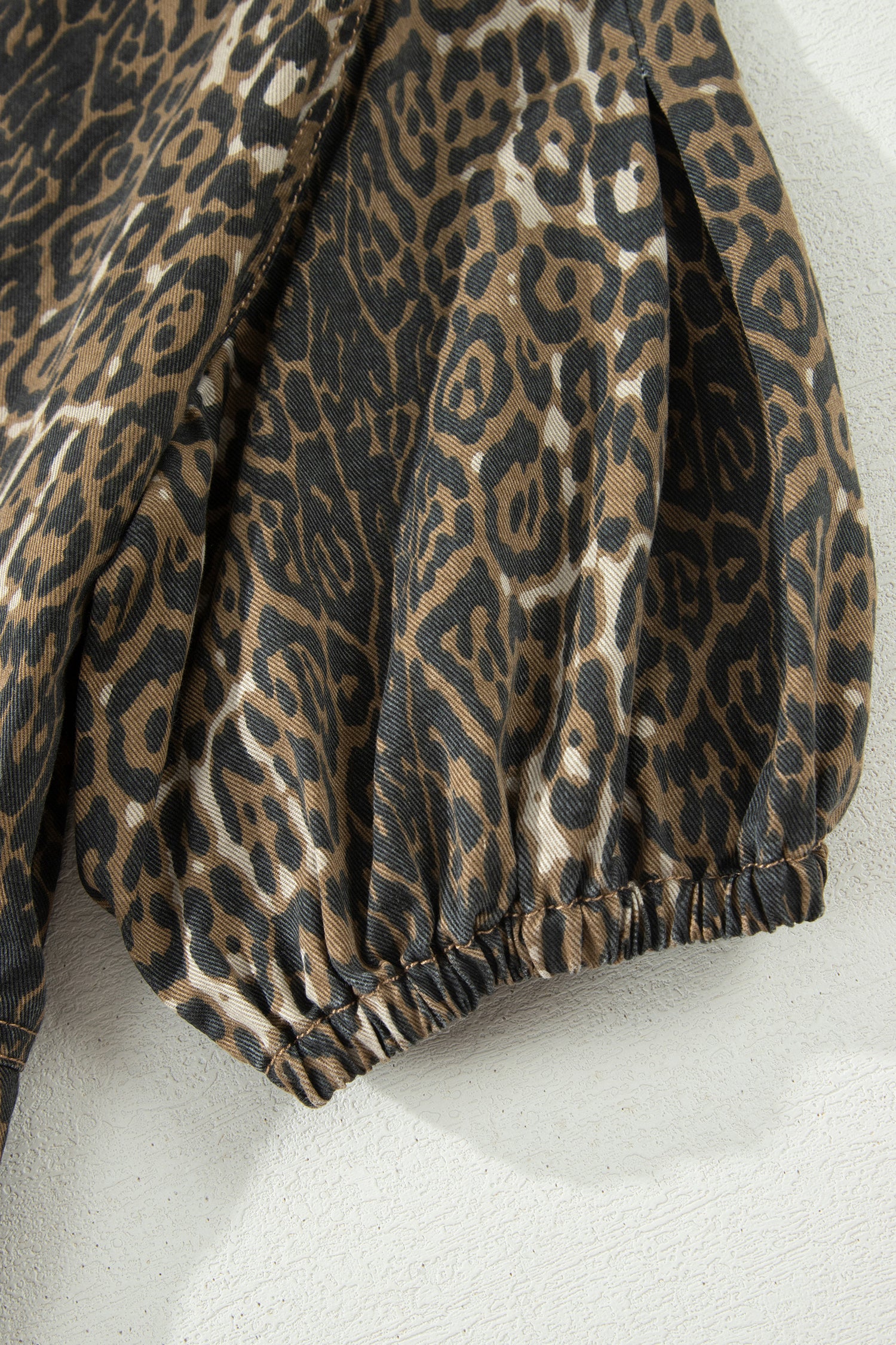 Leopard Print Puff Sleeve Pleated Denim Mini Dress