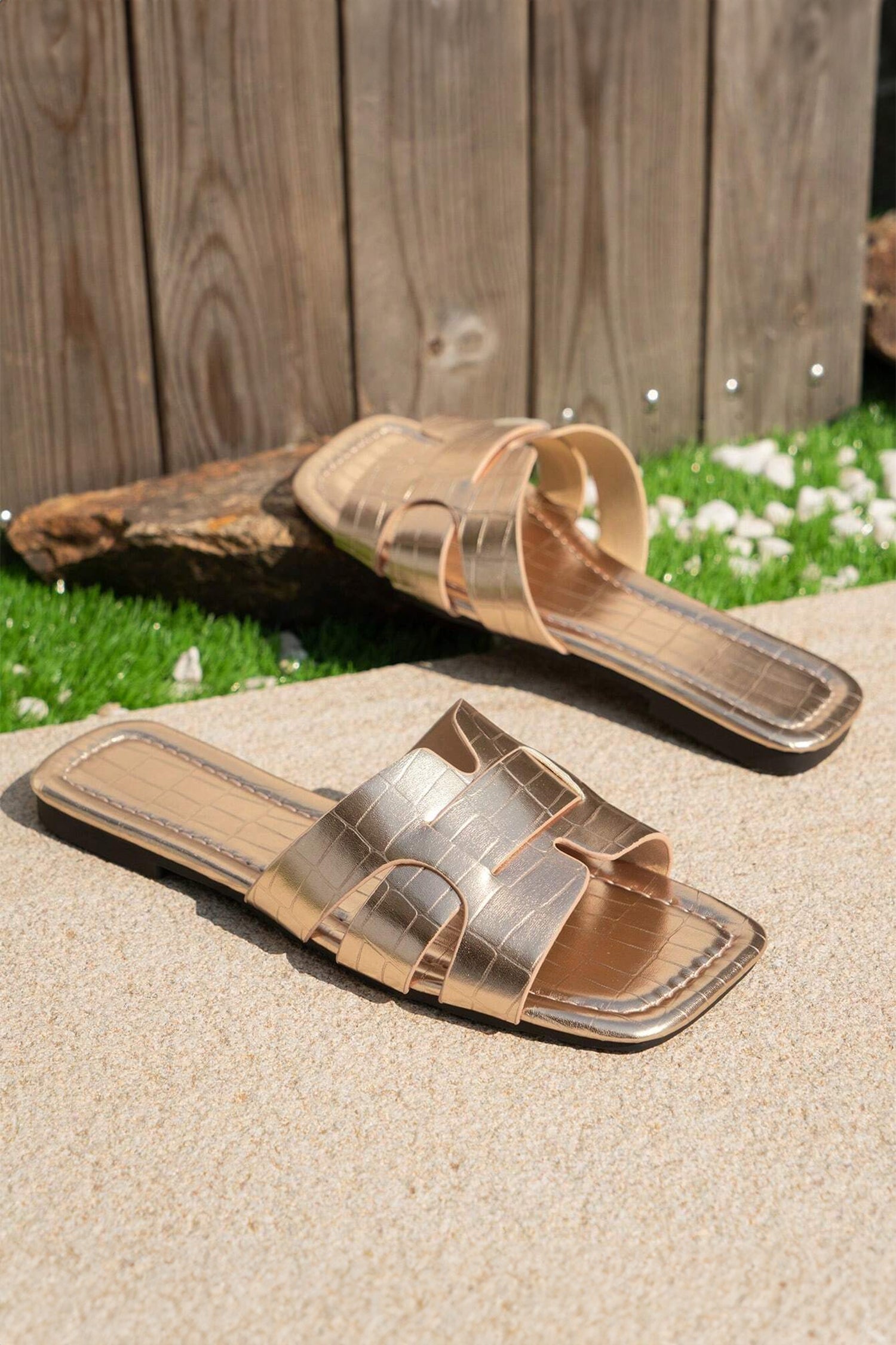 Gold Crocodile Pattern Flat Sandals