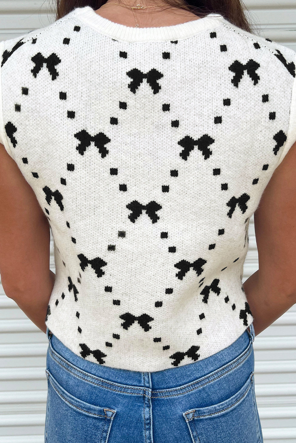 White Bow Pattern Buttoned Side Cropped Sweater Vest eAura
