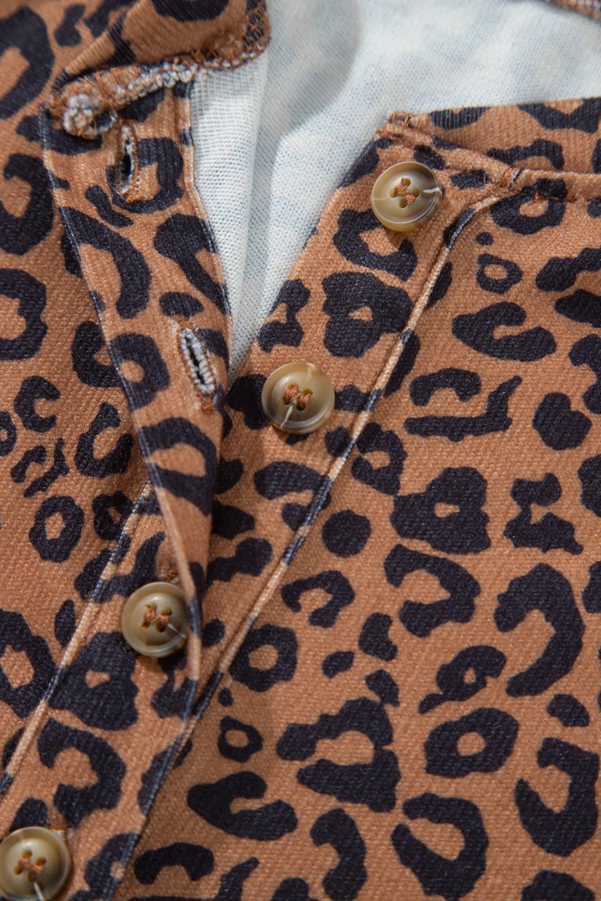 Leopard Print Long Sleeve Henley Top Elastic Waist Shorts 2pcs Outfit – Brown