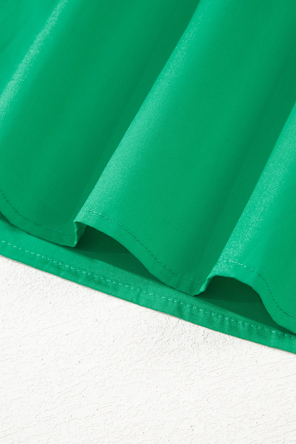 Bright Green Contrast Scallop Trim Short Sleeve V Neck Top eAura