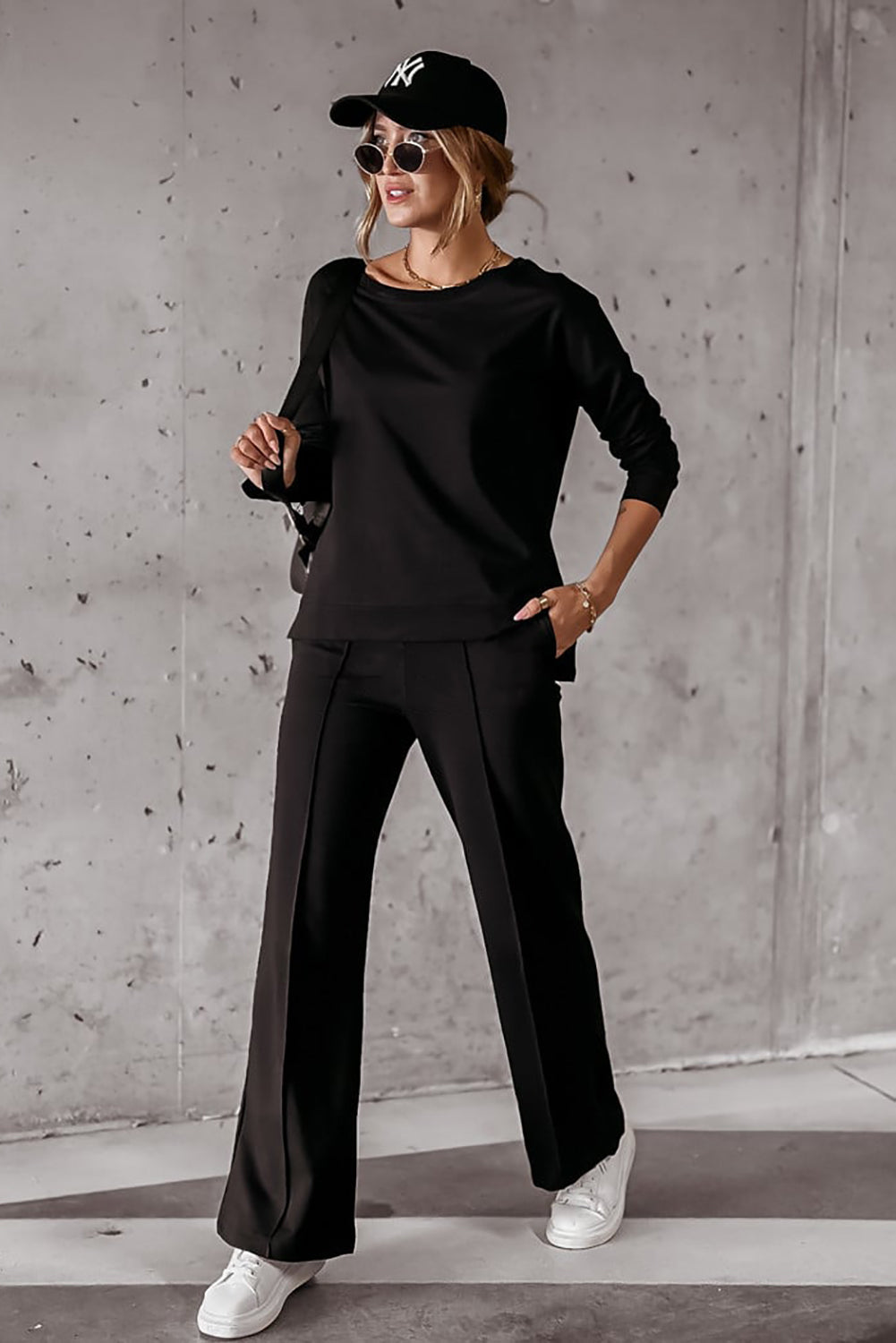 Black Solid Pullover and Seamed Casual Trousers Set eAura