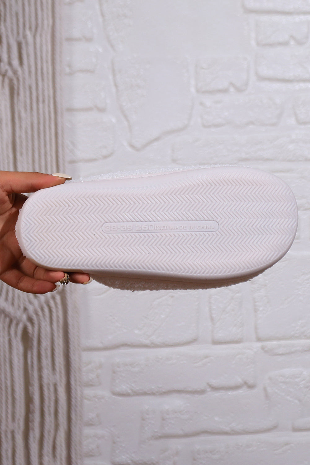 White Christmas Reindeer Slippers - eAura