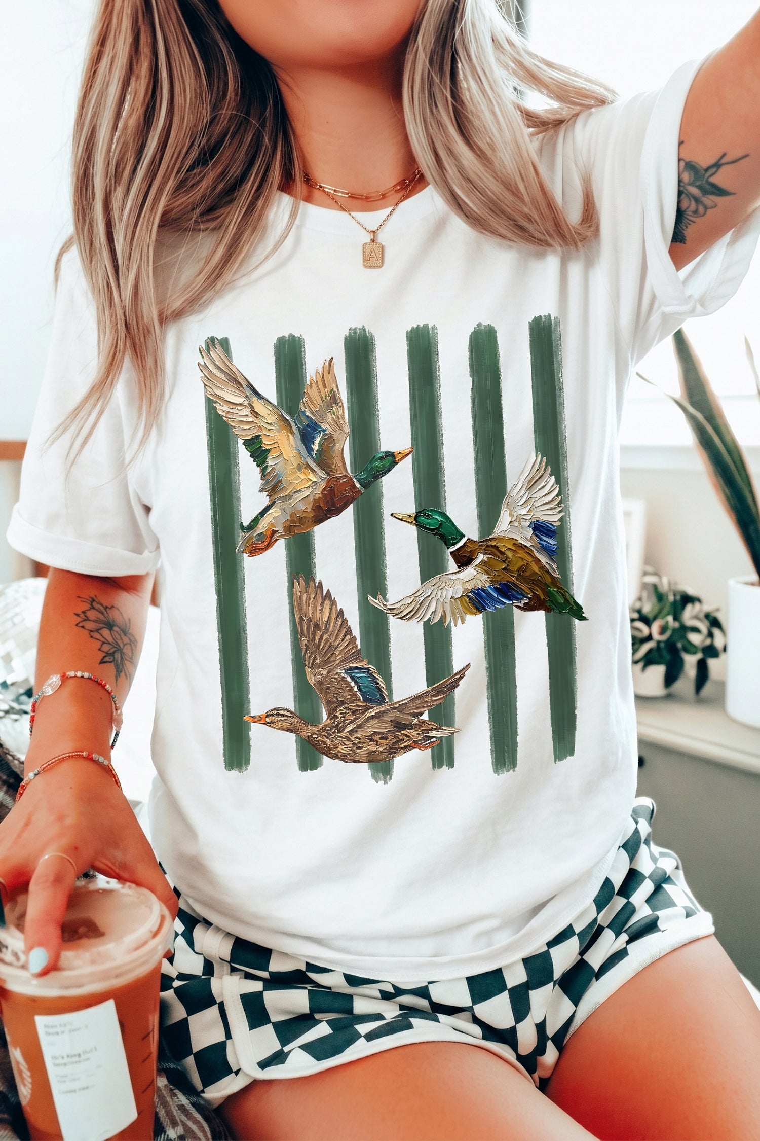 Western Mallard Stripes Printed Graphic Round Neck Casual Tee – White