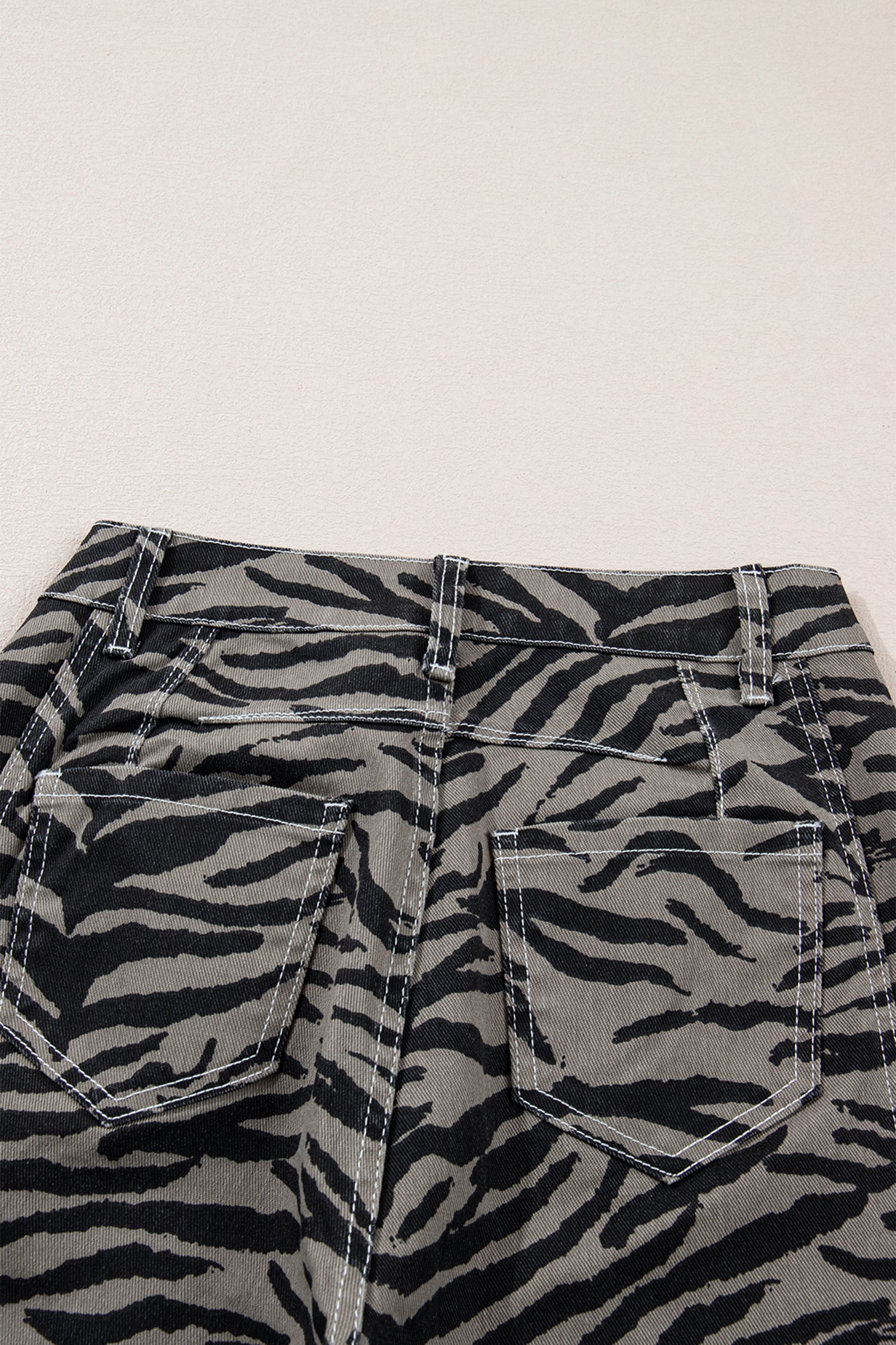 Zebra Stripe Printed Wide Leg Barrel Jeans – Gray