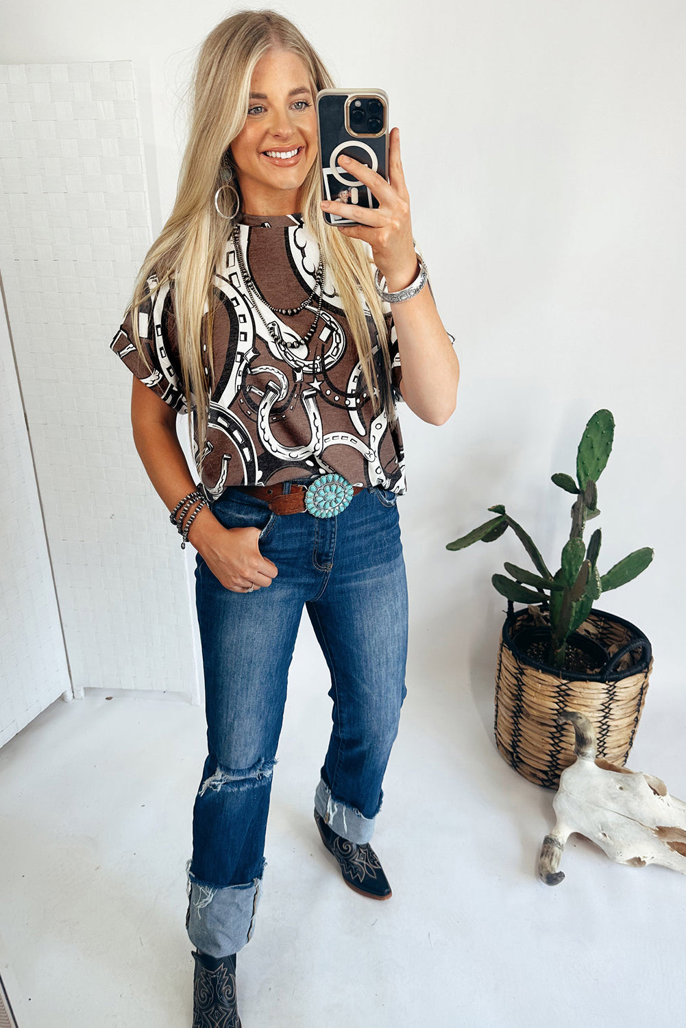 Brown Lucky Horseshoes Graphic Dolman T-shirt eAura