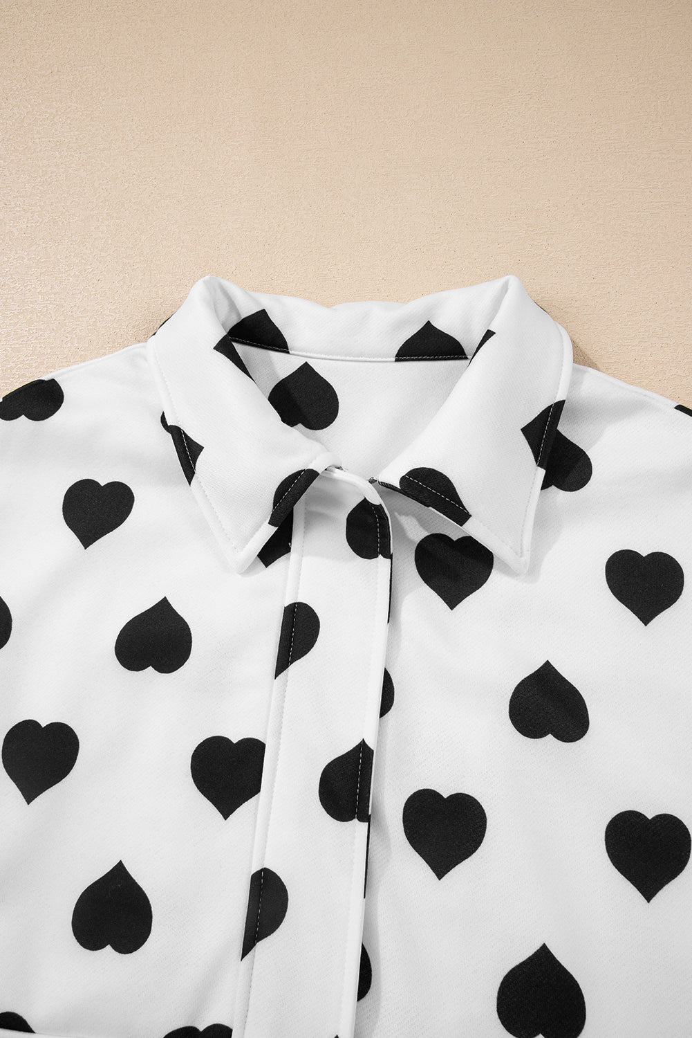 White Double Flap Pocket Heart Print Collar Zip Jacket - eAura