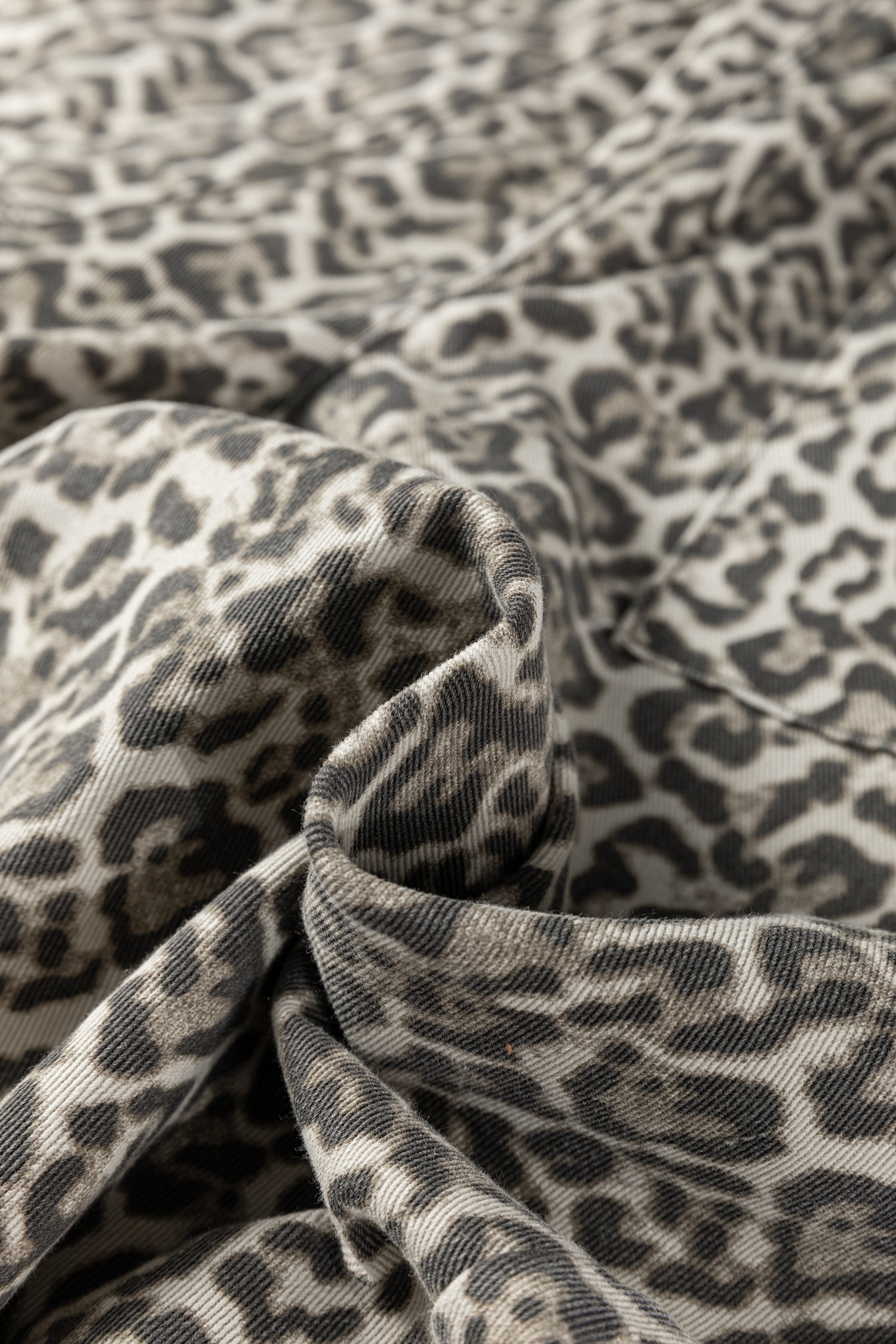 Leopard Print Raw Hem Elastic Waist Loose Pull On Jeans - eAura