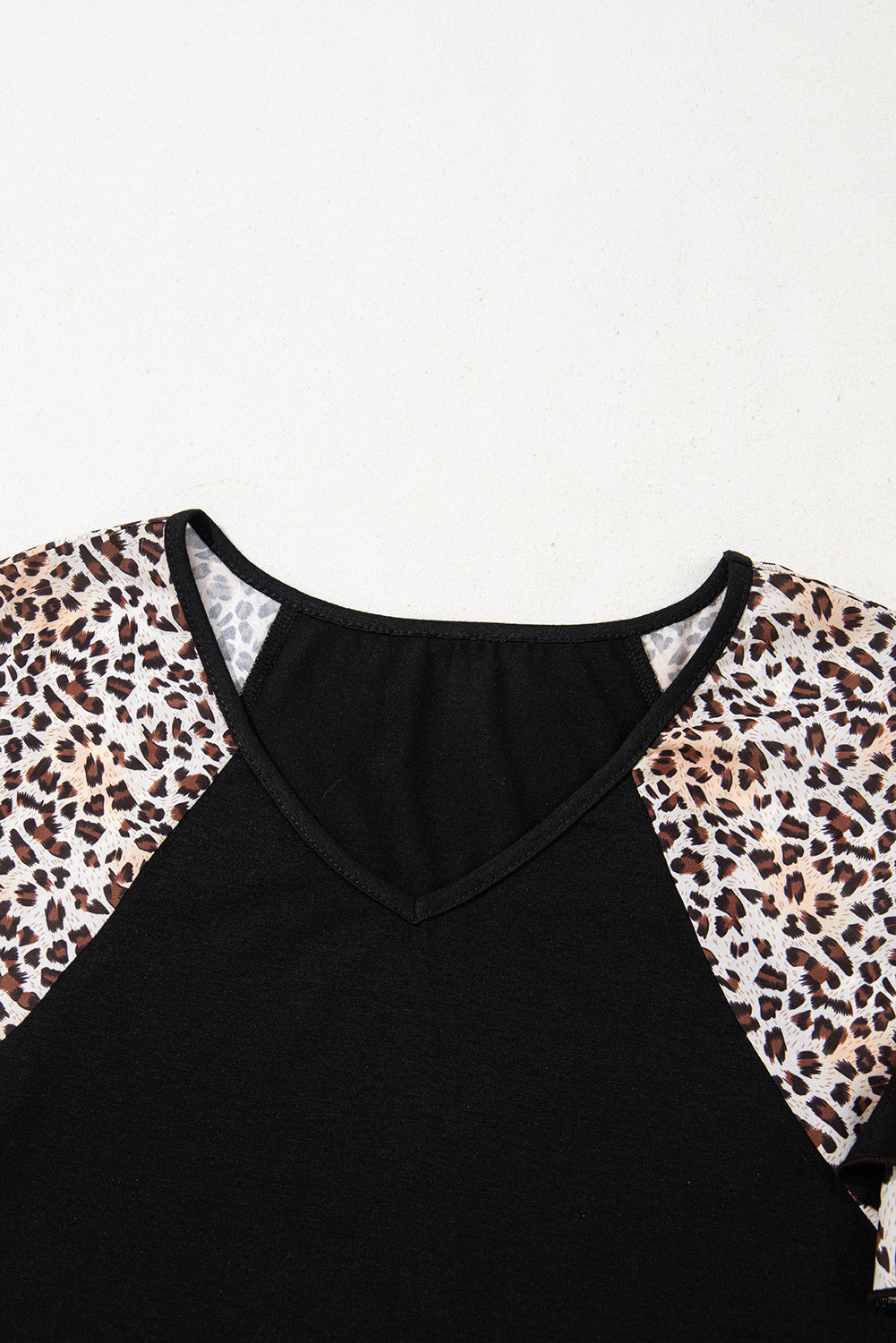 Black Leopard Print Patchwork Ruffled Sleeve V-Neck T-Shirt - eAura