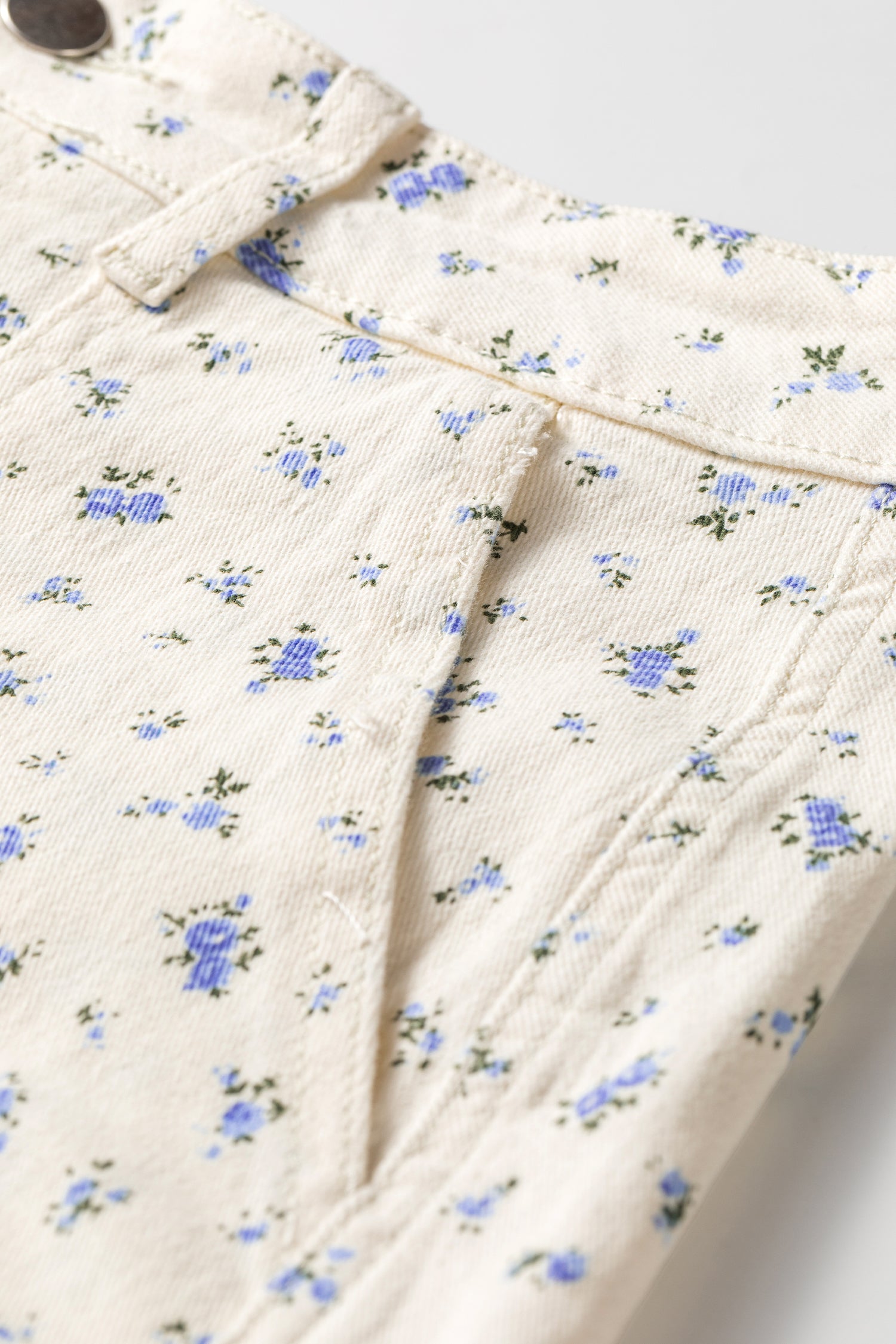 Floral Casual Cute Denim Shorts – White