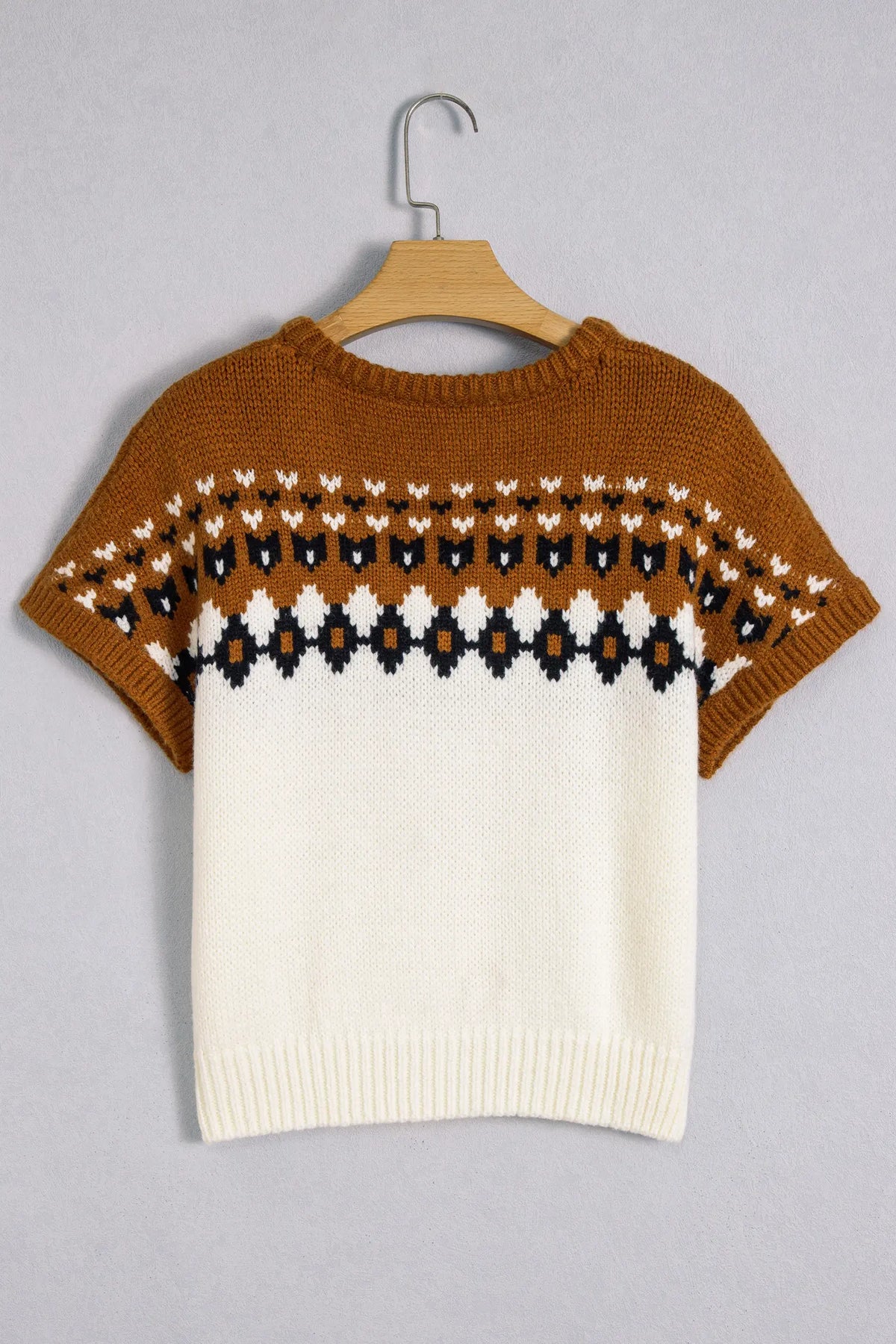 V Neck Short Sleeve Geometric Print Western Style Knit Tee – Brown