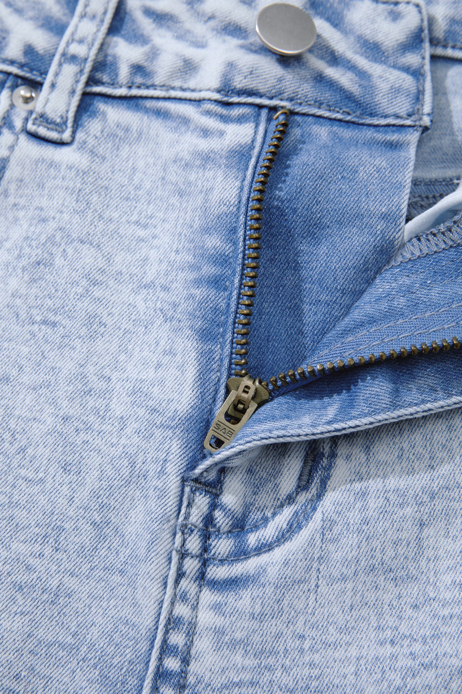 Beau Light Washed Pull On Barrel Jeans – Blue