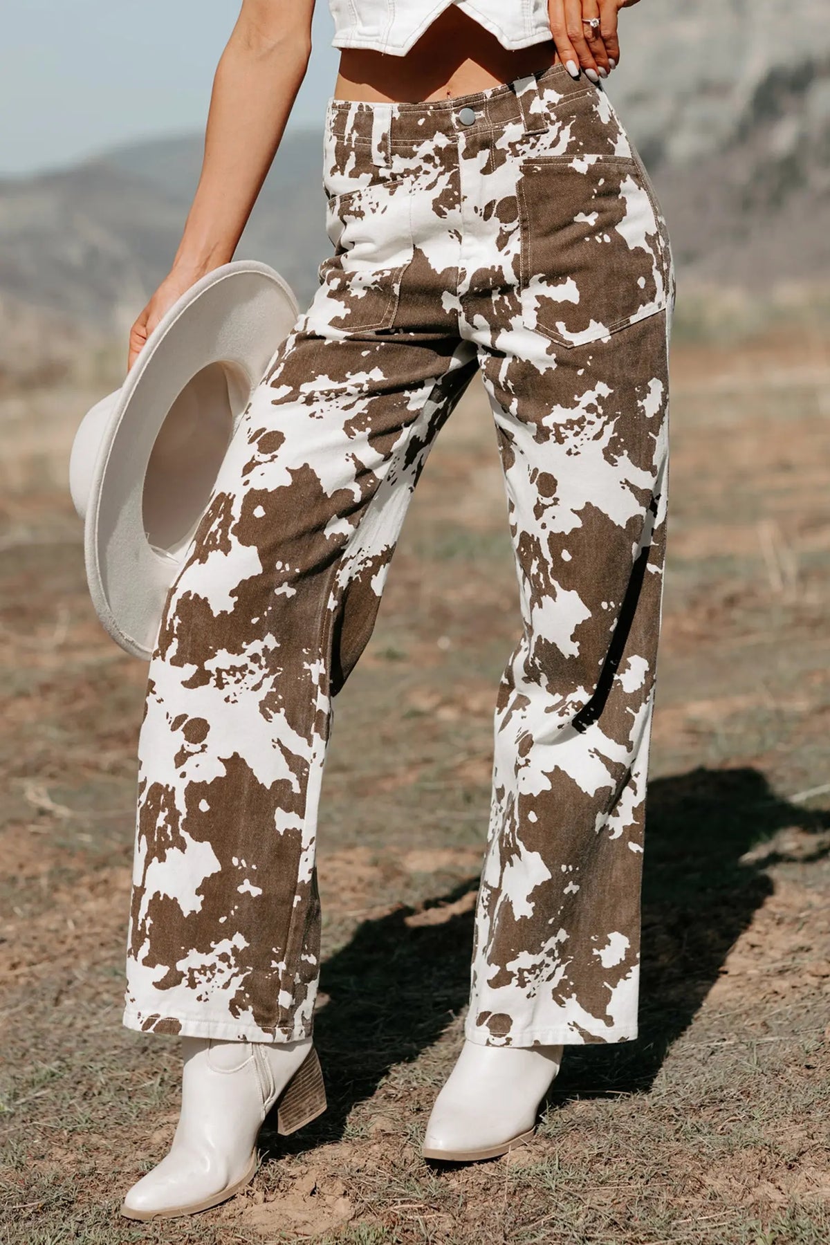 Abstract Pattern Regular Fit Full-Length Western Style Jeans – Brown