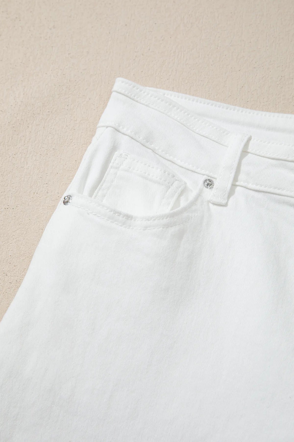 Solid Colour Loose Casual Jeans – White