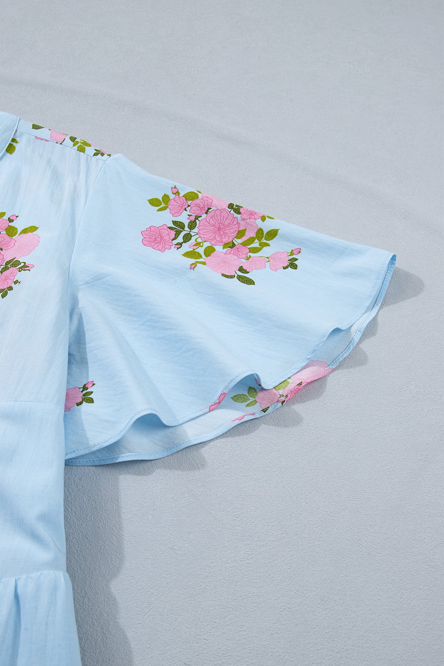Sky Blue Plus Size Floral Print Scalloped Trim V-Neck Dress – Light Blue