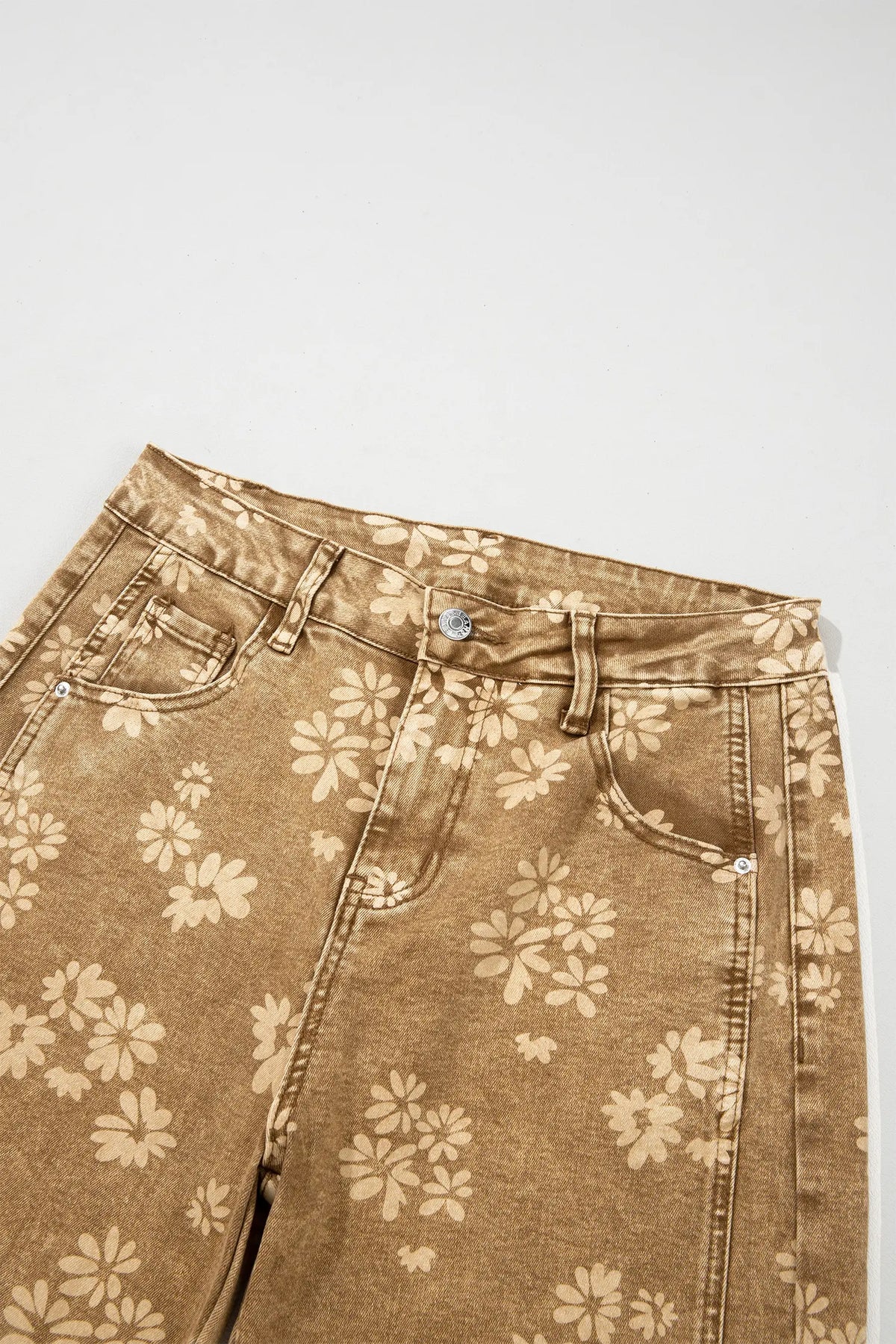 Floral Print Metal Button Pleated Straight Leg Jeans – Khaki