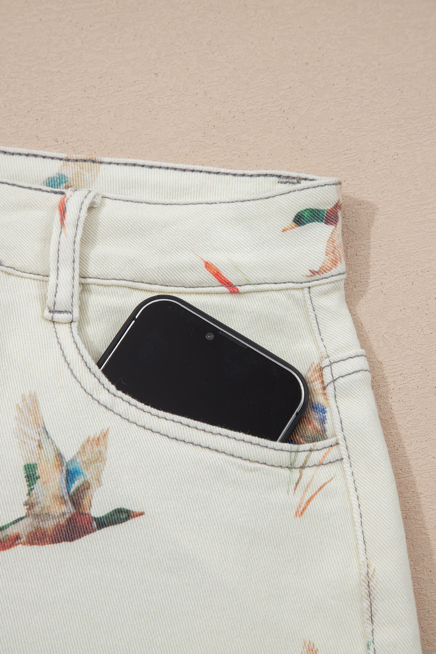 Duck Print High Waist Frayed Hem Denim Shorts – Beige