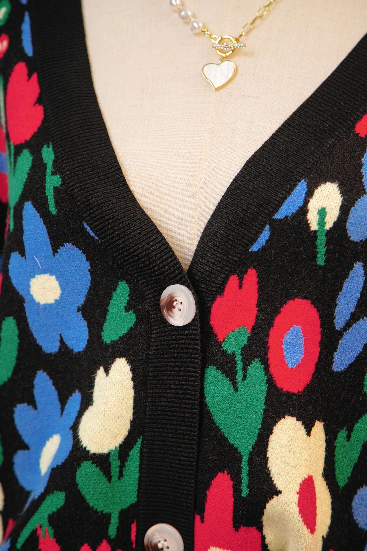 Floral Print V-Neck Buttoned Short Cardigan Sweater - eAura