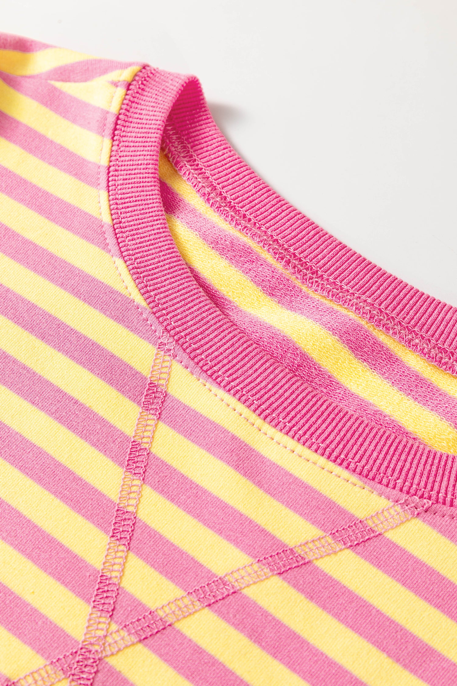 Color Block Trim Round Neck Long Sleeve Top Casual Shorts 2pcs Set – Yellow Stripe