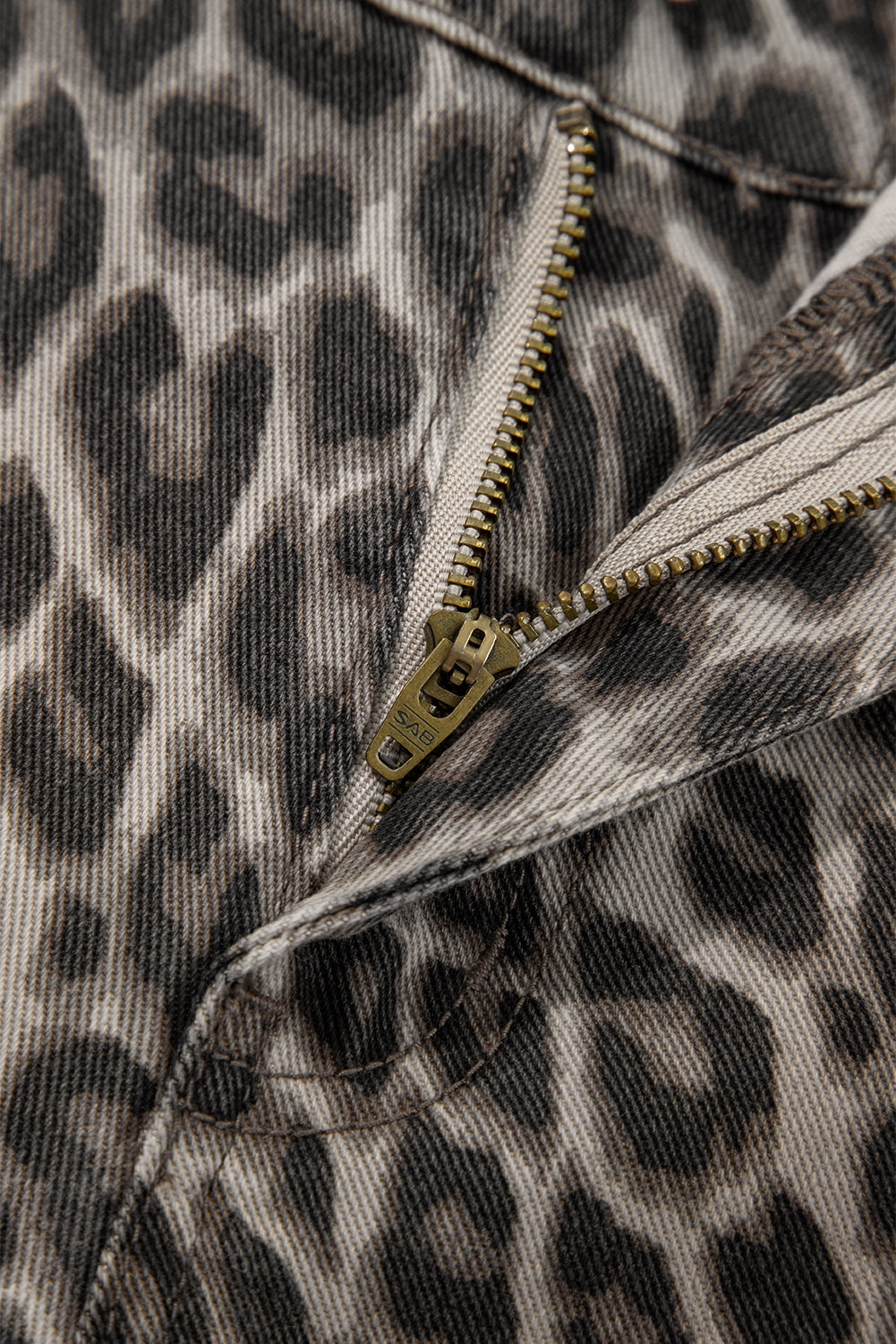 Leopard Straight Loose Leg Jeans - eAura
