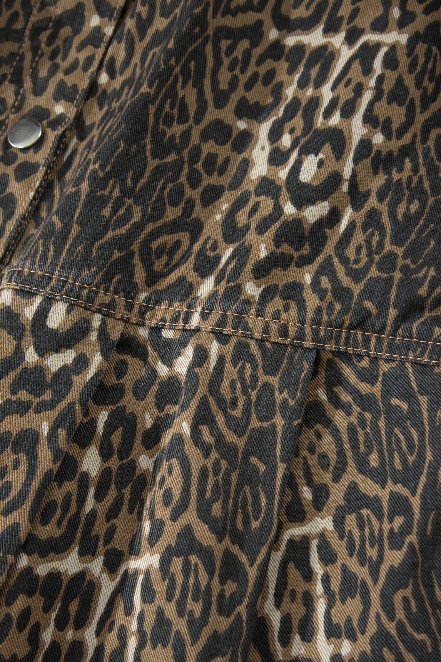Leopard Print Puff Sleeve Pleated Denim Mini Dress