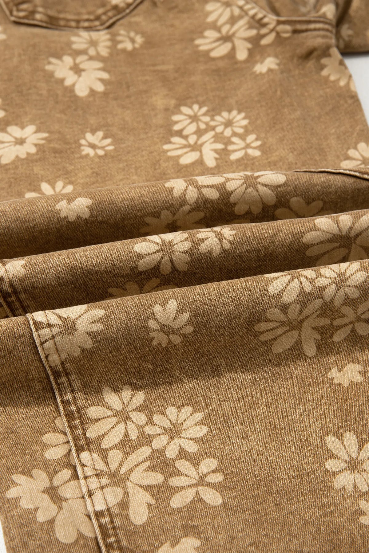 Floral Print Metal Button Pleated Straight Leg Jeans – Khaki