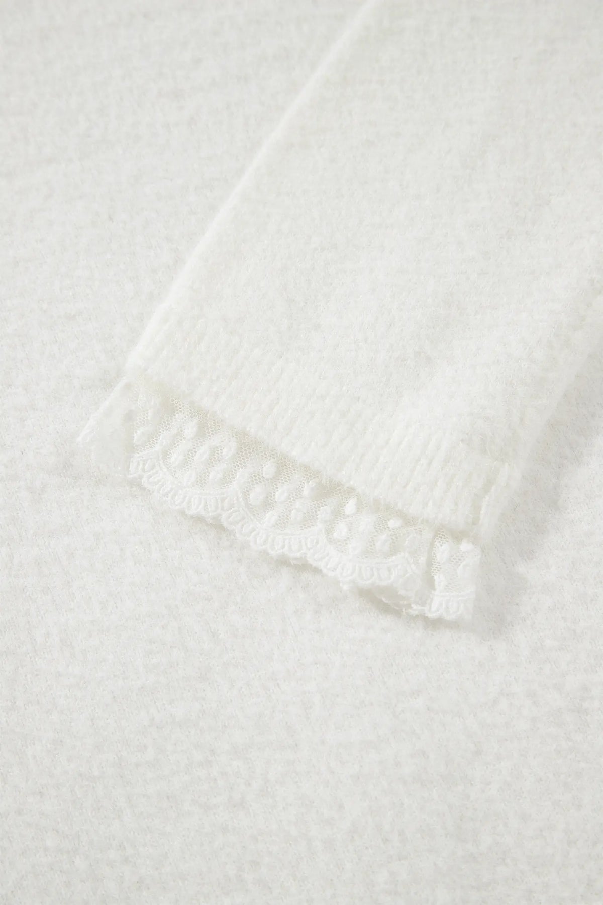 White Lace Trim Neck Cuff Patchwork Long Sleeve Pullover Sweater