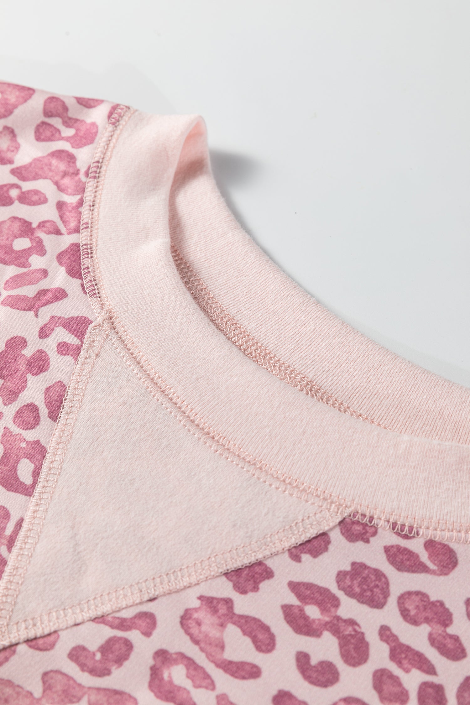 Leopard Print Crew Neck Sweatshirt - eAura