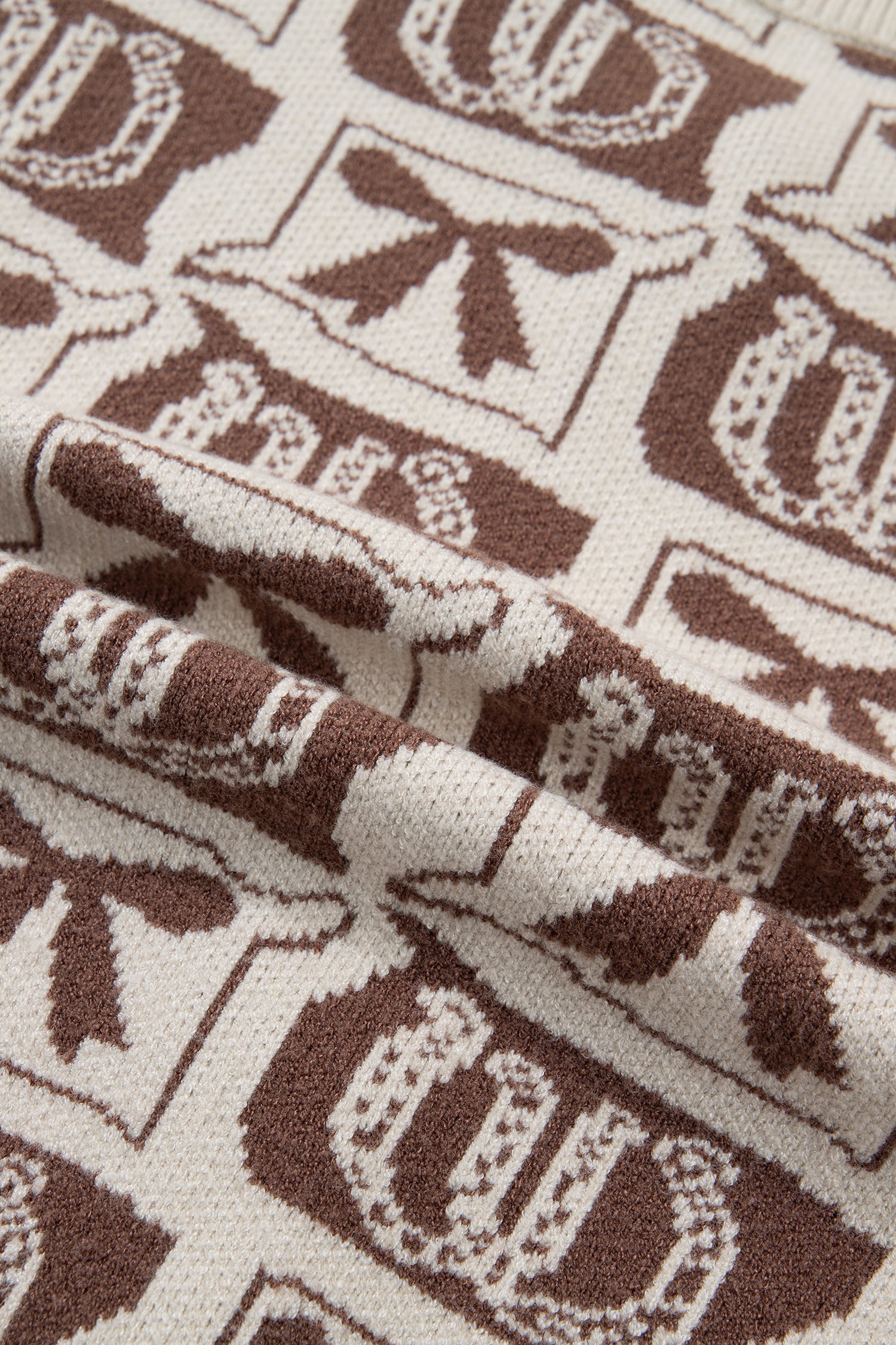 Western Horseshoe Bow Pattern Button Front Sleeveless Knit Sweater – Brown