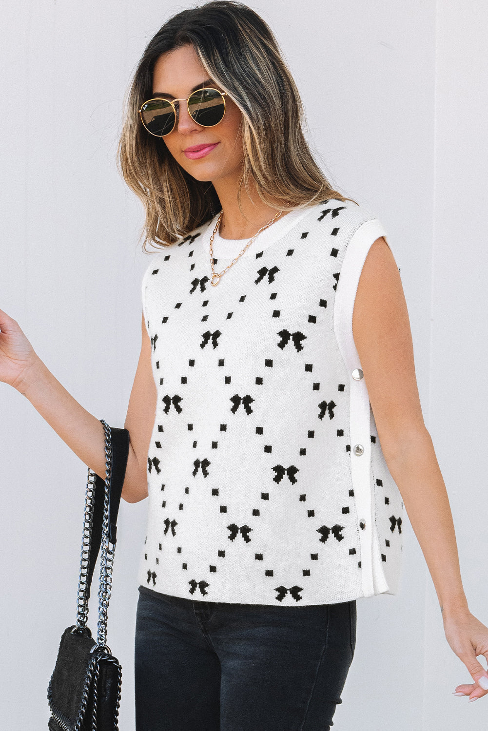 White Bow Pattern Buttoned Side Cropped Sweater Vest eAura
