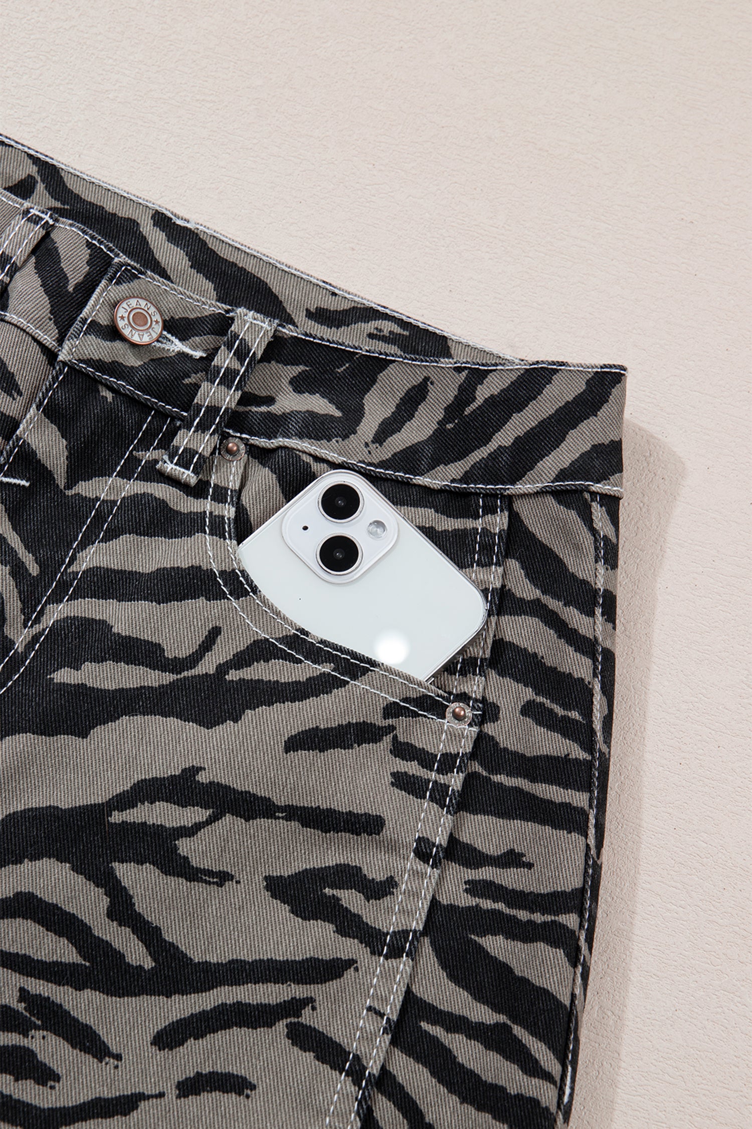 Zebra Stripe Printed Wide Leg Barrel Jeans – Gray