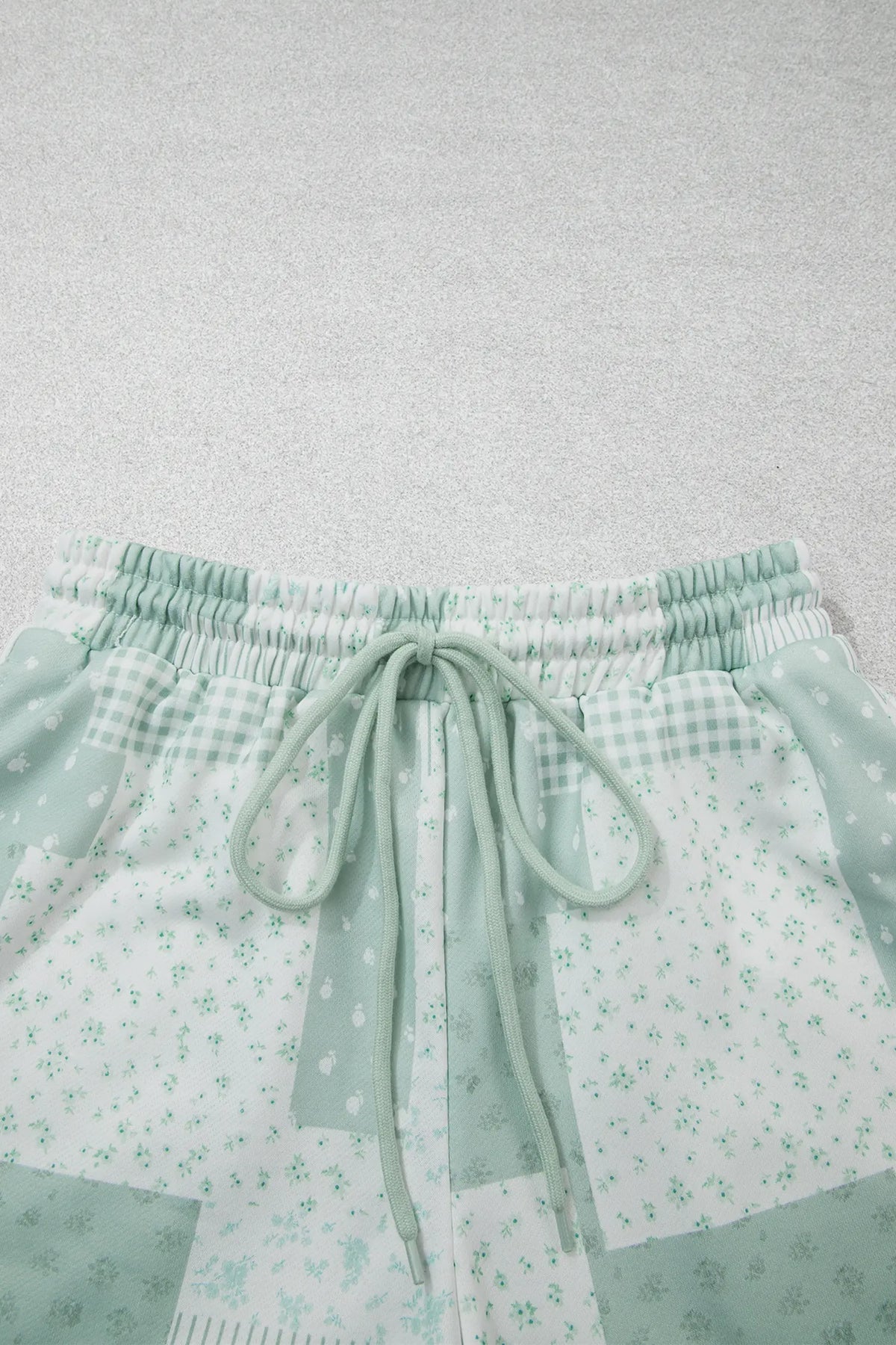 Sky Blue Patchwork Floral Print Drop Shoulder Baggy Pullover Drawstring Shorts Set – Light Blue
