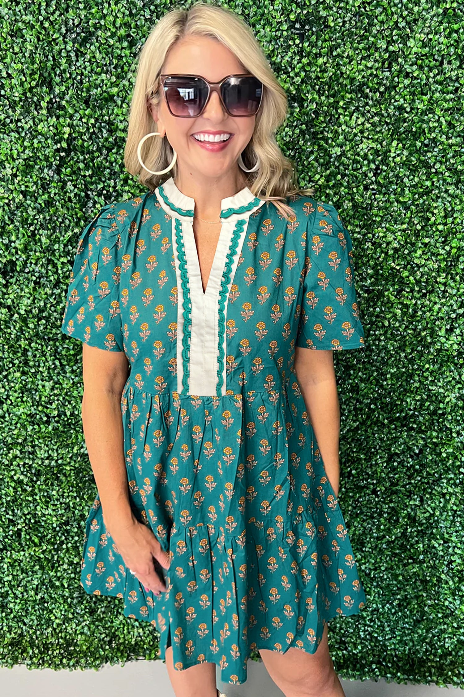 Green Contrast Trim V-Neck Short Sleeve Floral Dress