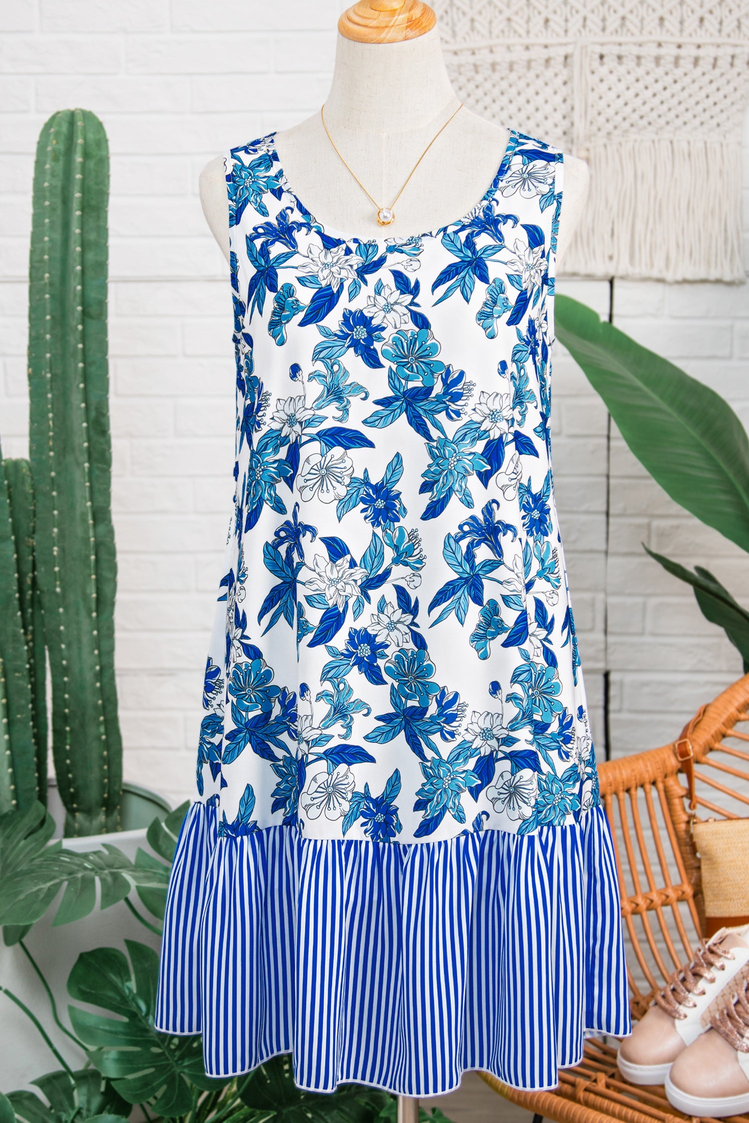 Floral Print Sleeveless Striped Ruffle Hem Patchwork Dress