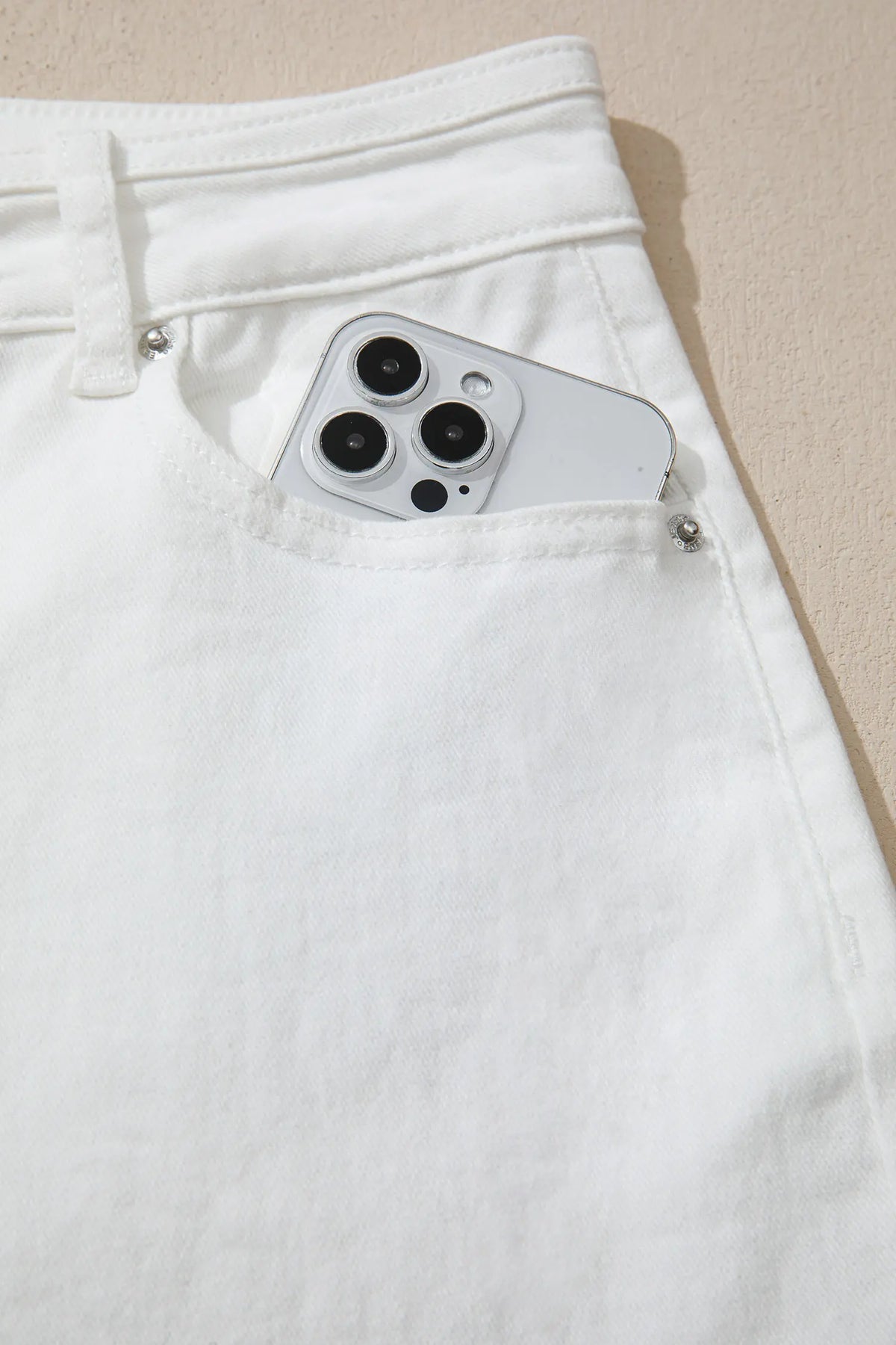 Solid Colour Loose Casual Jeans – White