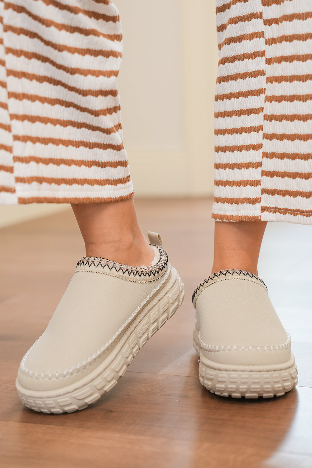 Contrast Stitch Detail Faux Suede Plush Winter Clog Slippers - eAura