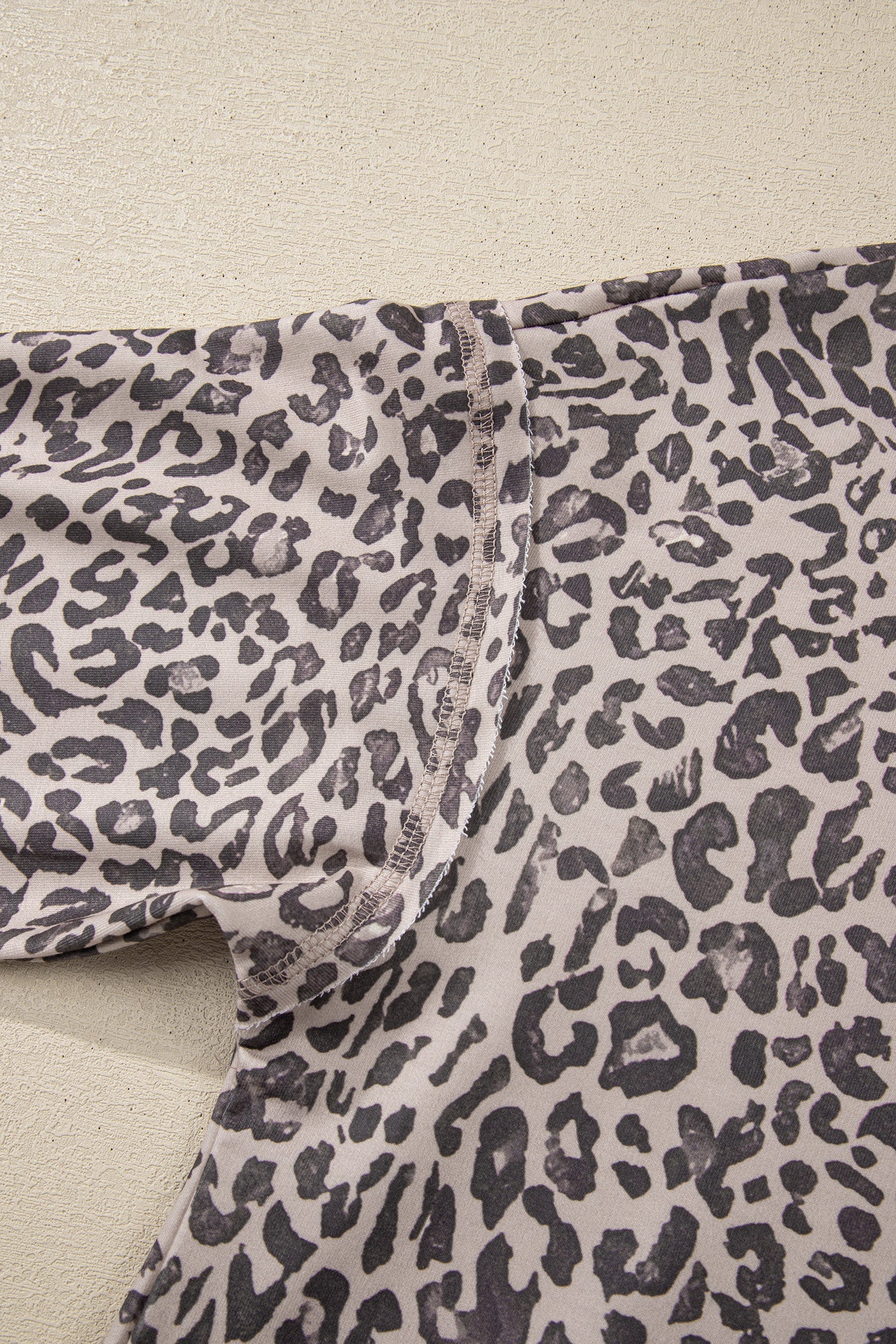 Leopard Print Crew Neck Sweatshirt - eAura