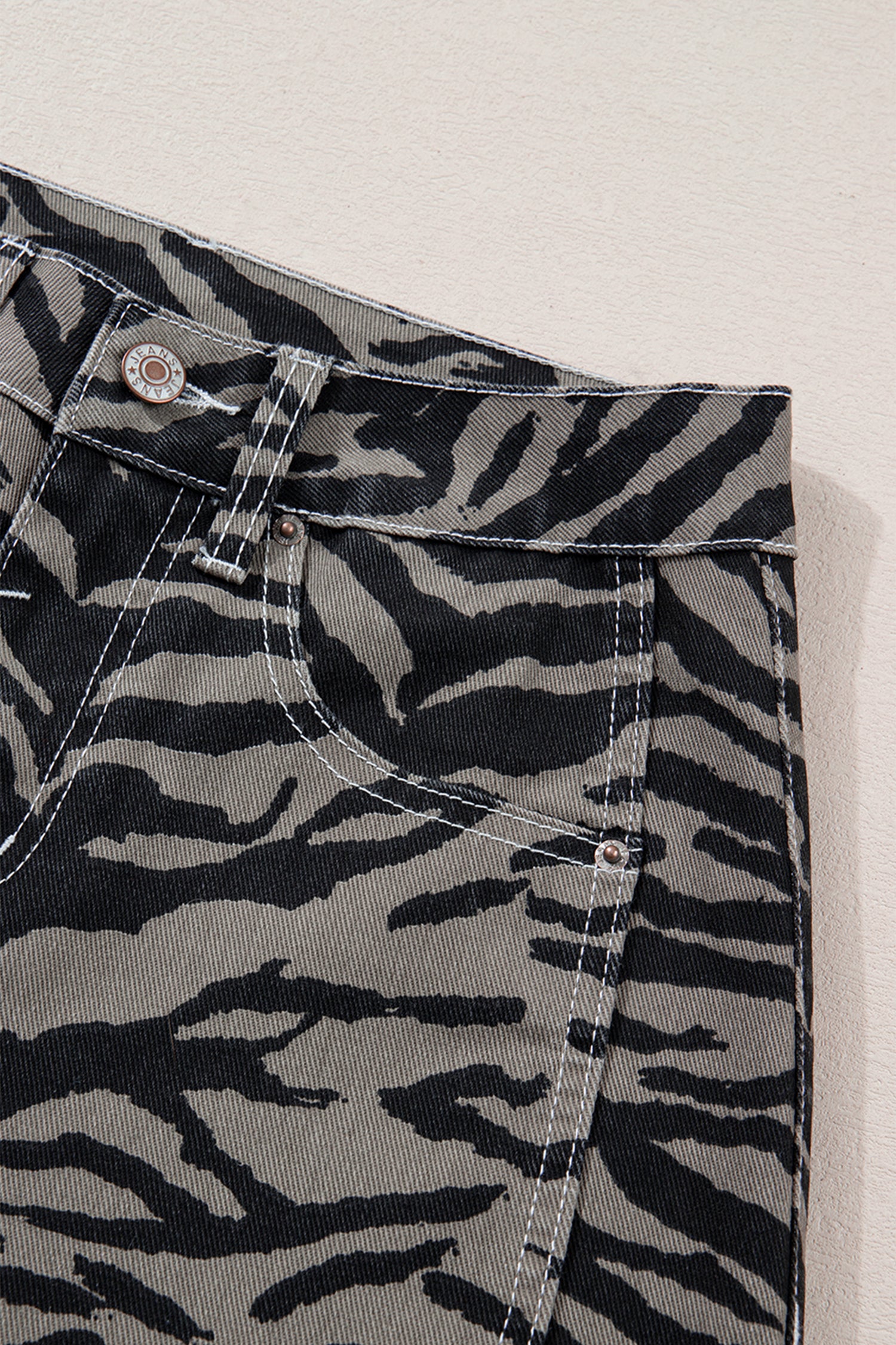 Zebra Stripe Printed Wide Leg Barrel Jeans – Gray