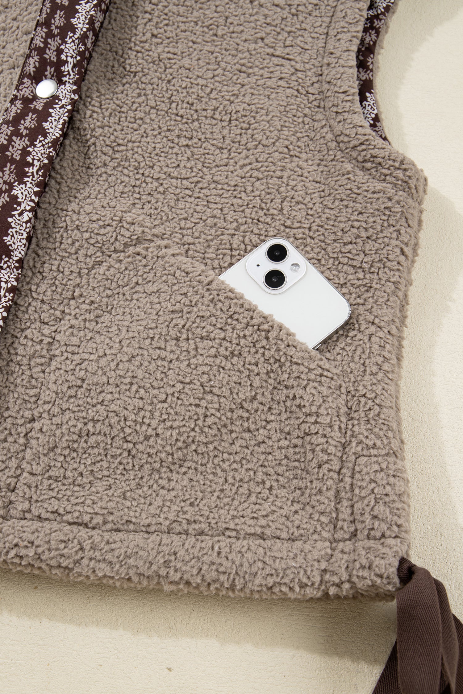 Side Bows Sherpa Fleece Vest – Goat