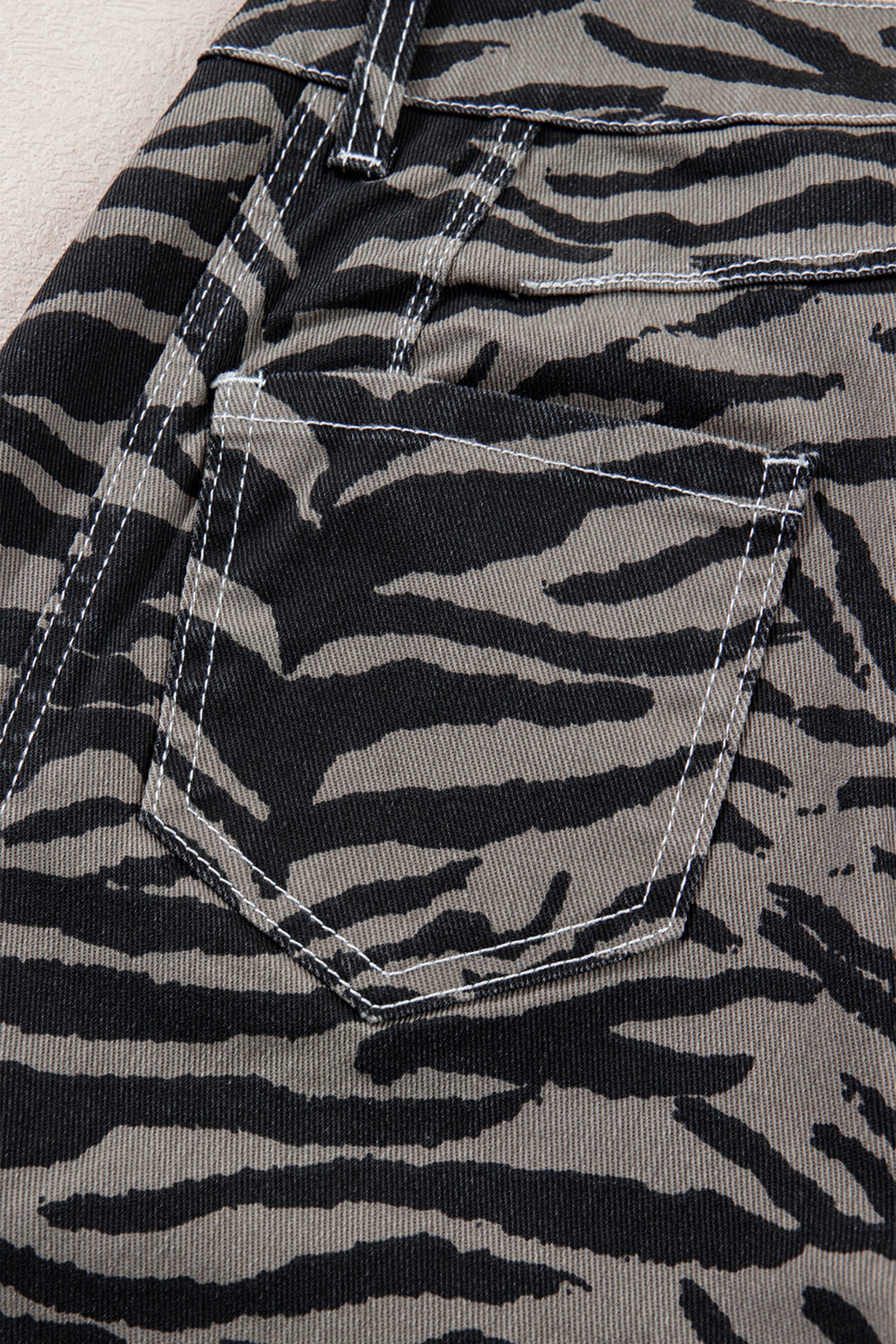 Zebra Stripe Printed Wide Leg Barrel Jeans – Gray